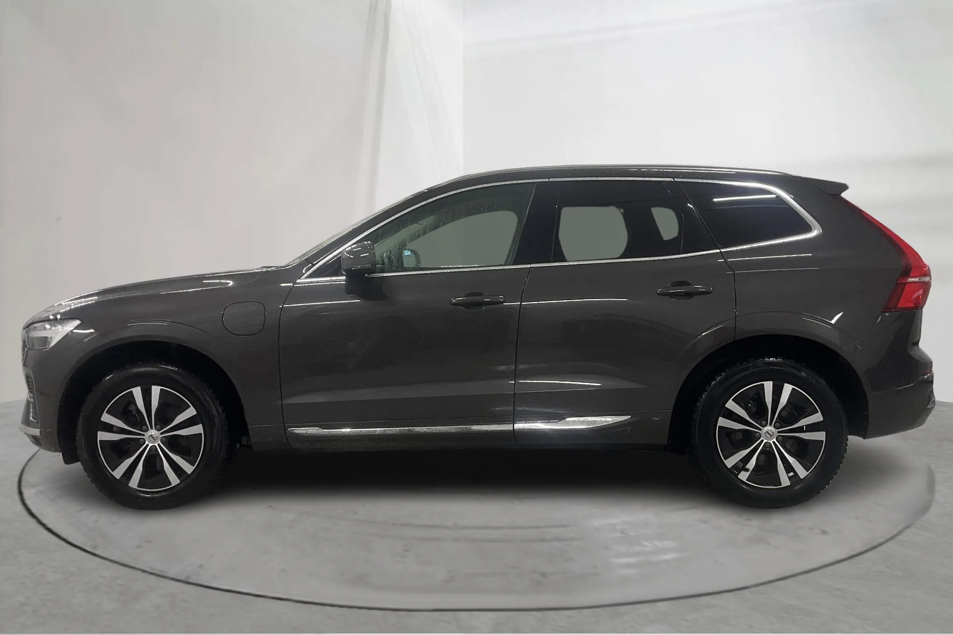 Presentation photo 2 of 30: Volvo XC60 T6 AWD Recharge (350hk) - 103 100 km - Automatic - gray - 2023