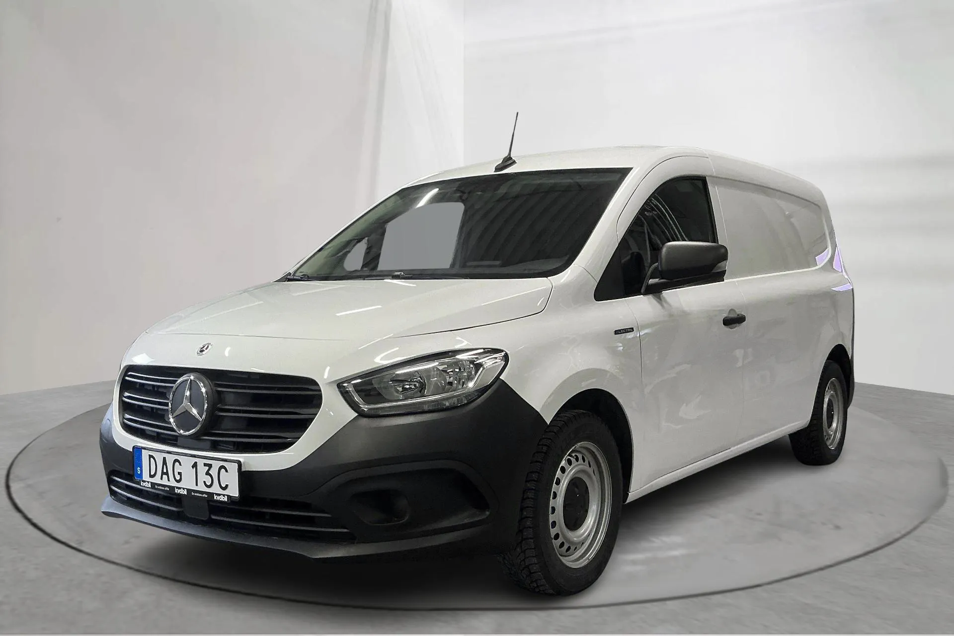 Presentation photo 1 of 16: Mercedes eCitan Skåp 45kWh (122hk) - 7 450 km - Automatic - white - 2023