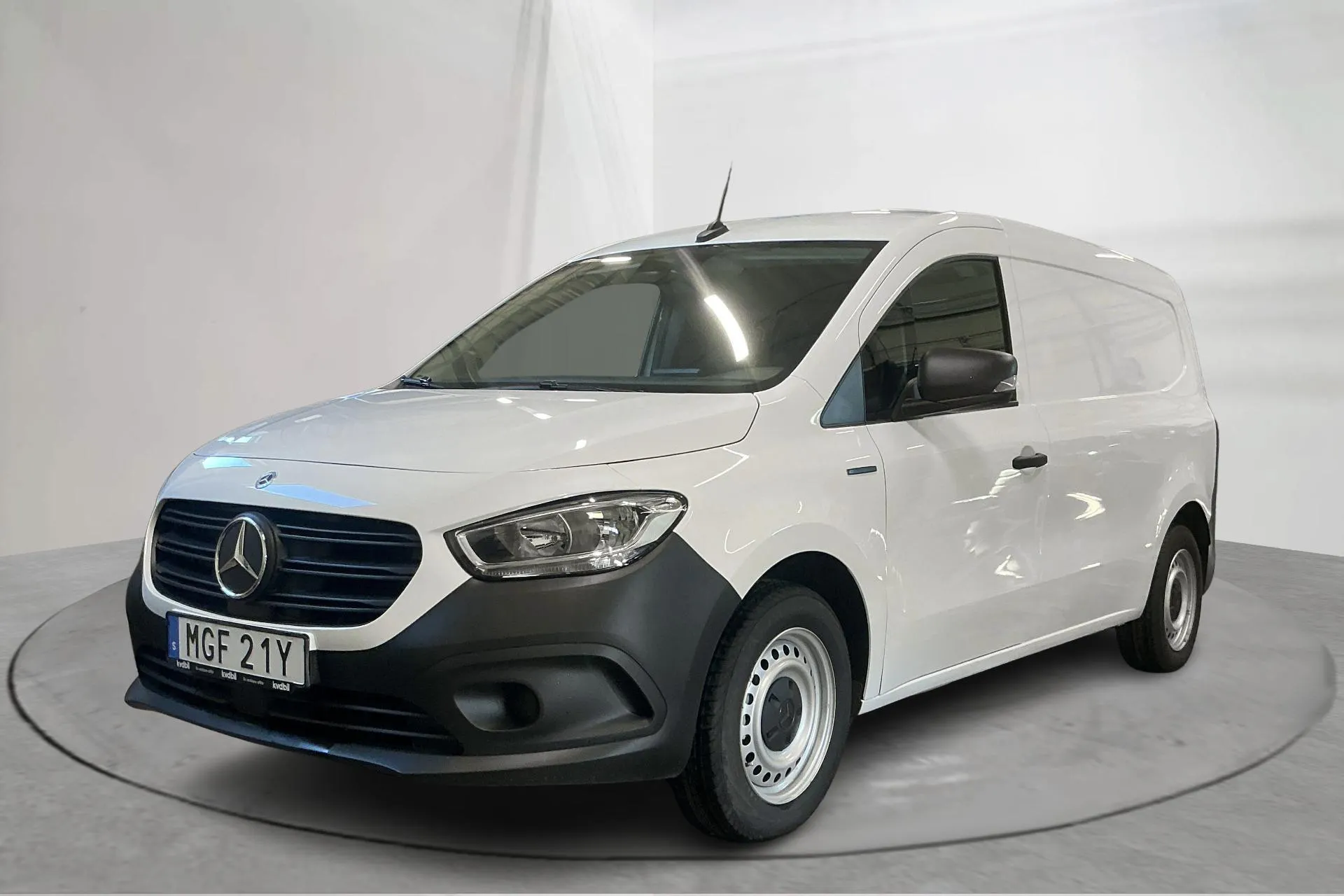 Presentation photo 1 of 16: Mercedes eCitan Skåp 45kWh (122hk) - 23 760 km - Automatic - white - 2023