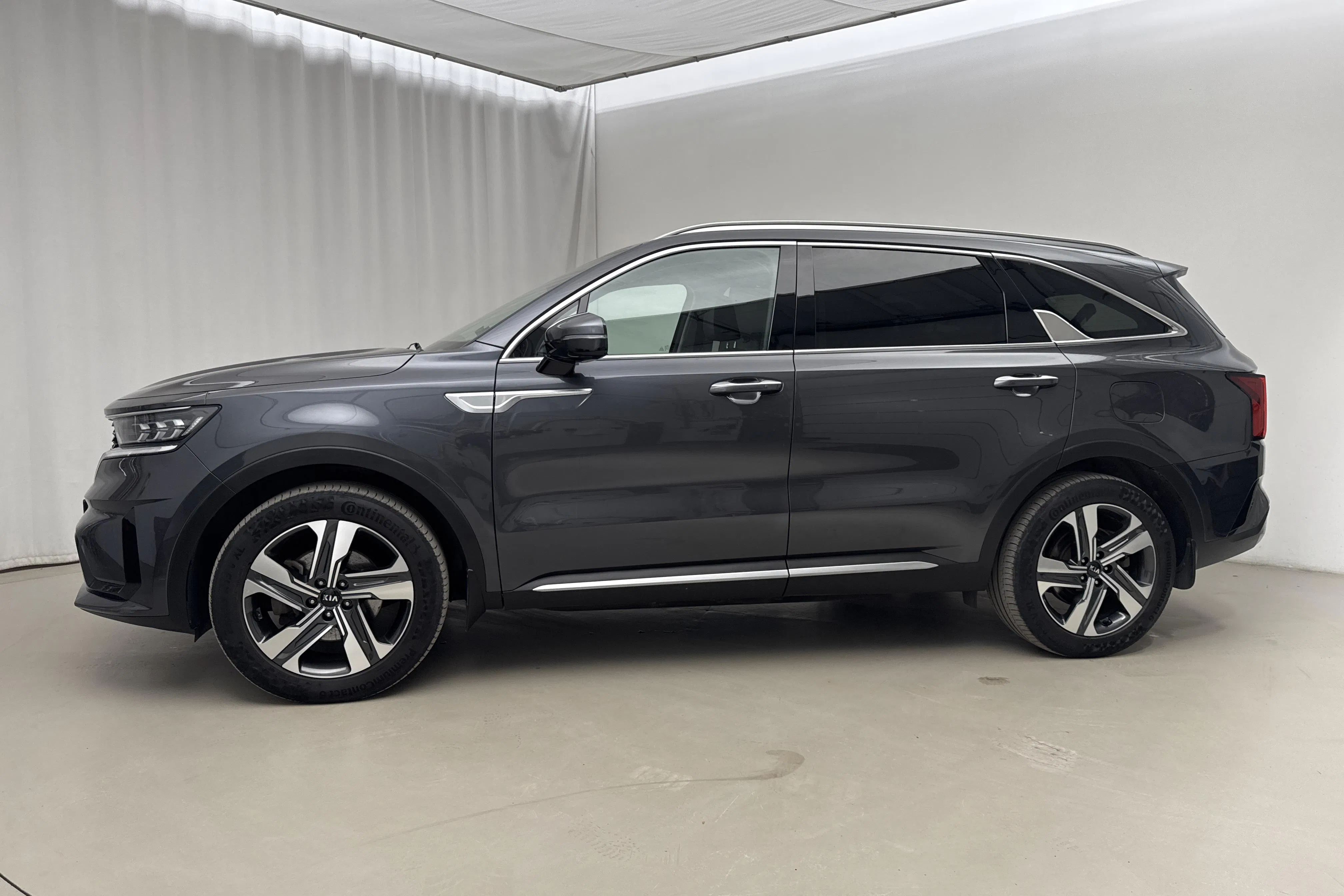 Presentation photo 2 of 26: KIA Sorento 1.6 T-GDi Plug-in Hybrid AWD (265hk) - 91 560 km - Automatic - gray - 2021