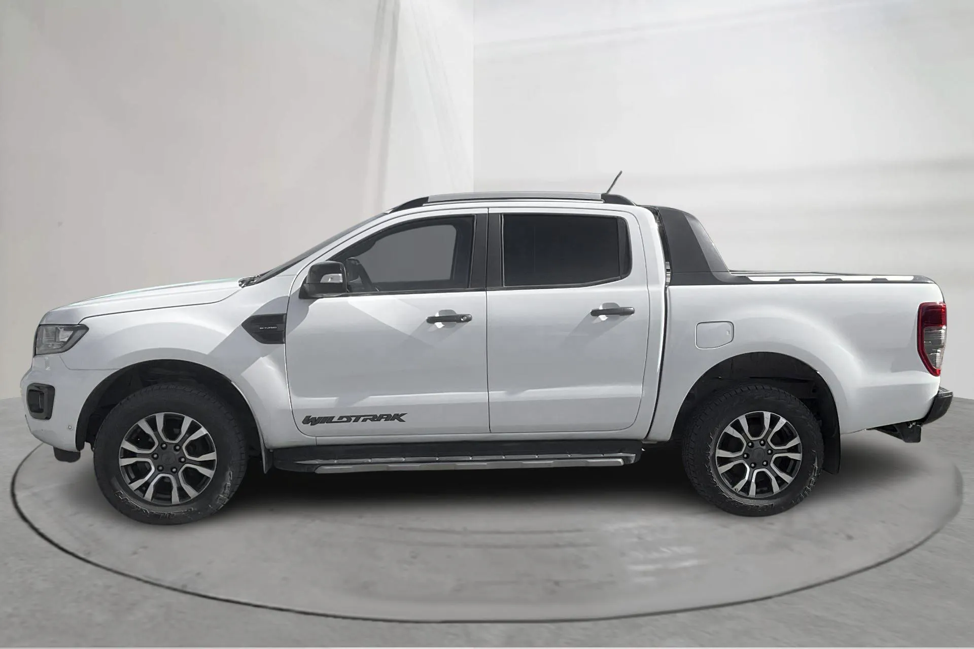 Presentationsfoto 2 av 13: Ford Ranger 2.0 TDCi 4WD (213hk) - 15 834 mil - Automat - vit - 2020
