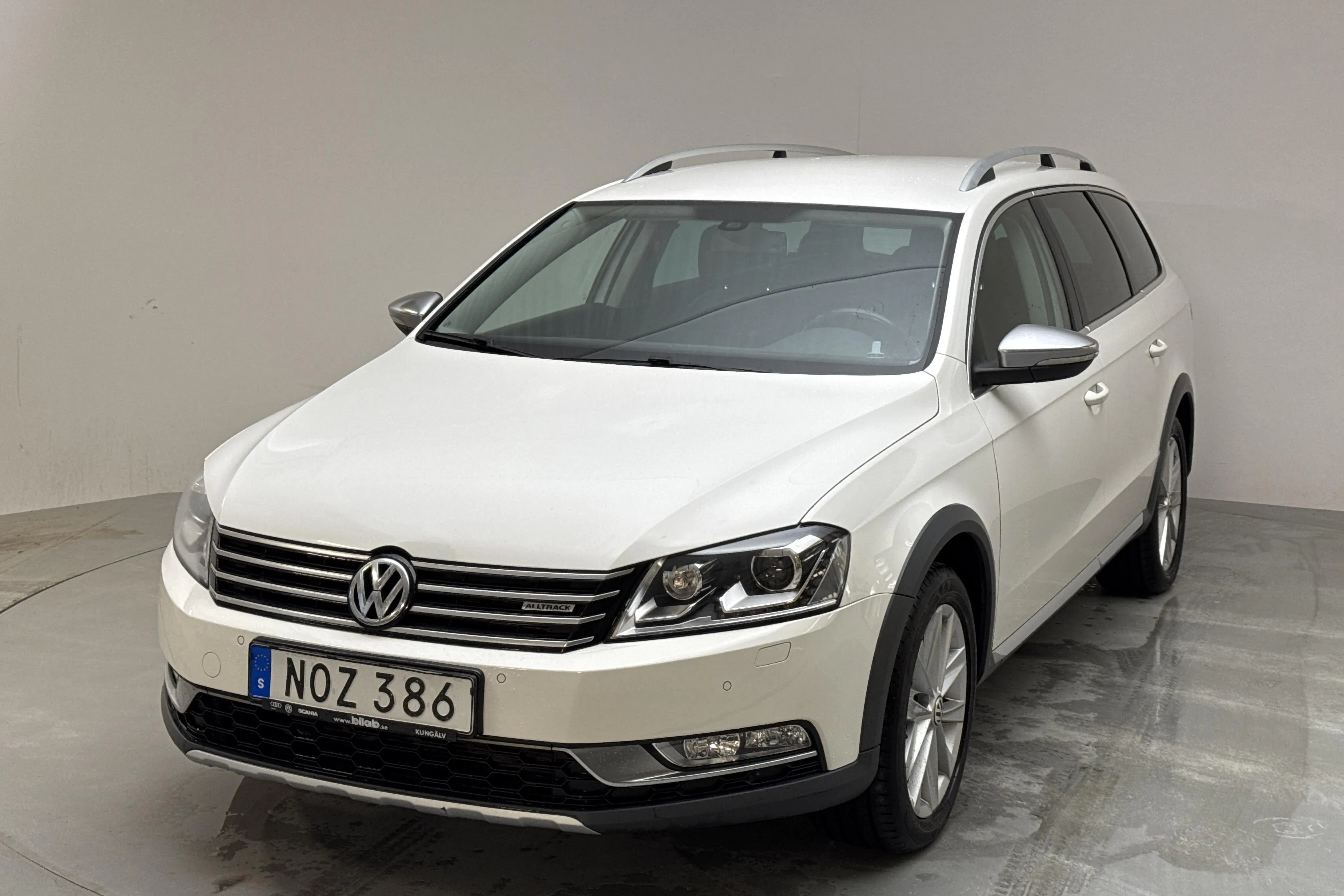 Presentationsfoto 1 av 14: VW Passat Alltrack 2.0 TDI BlueMotion Technology 4Motion (177hk) - 19 884 mil - Automat - vit - 2015