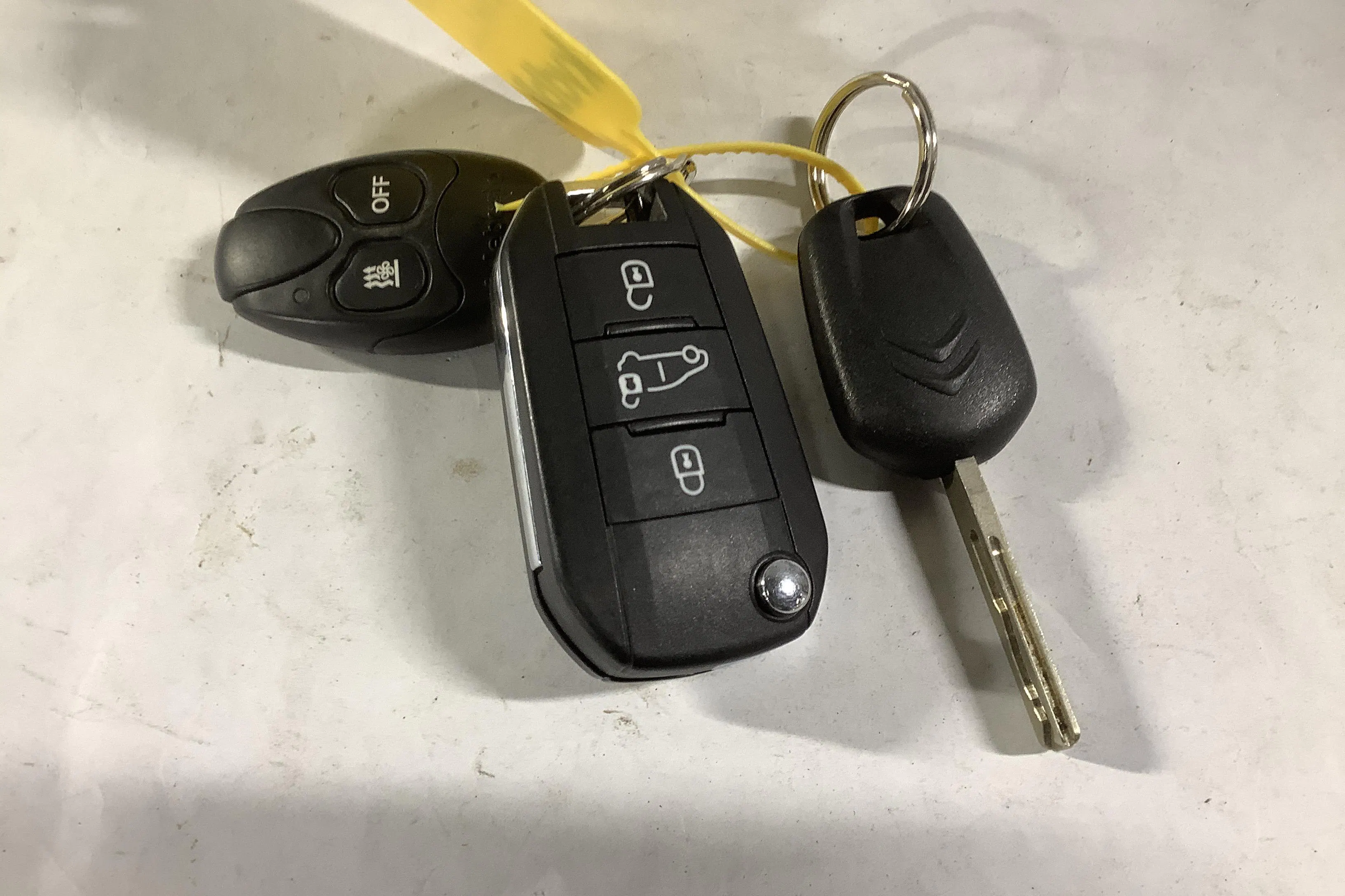 Presentation photo 23 of 23: Citroën Berlingo 1.5 BlueHDi 4x4 Skåp (130hk) - 95 450 km - Manual - black - 2021