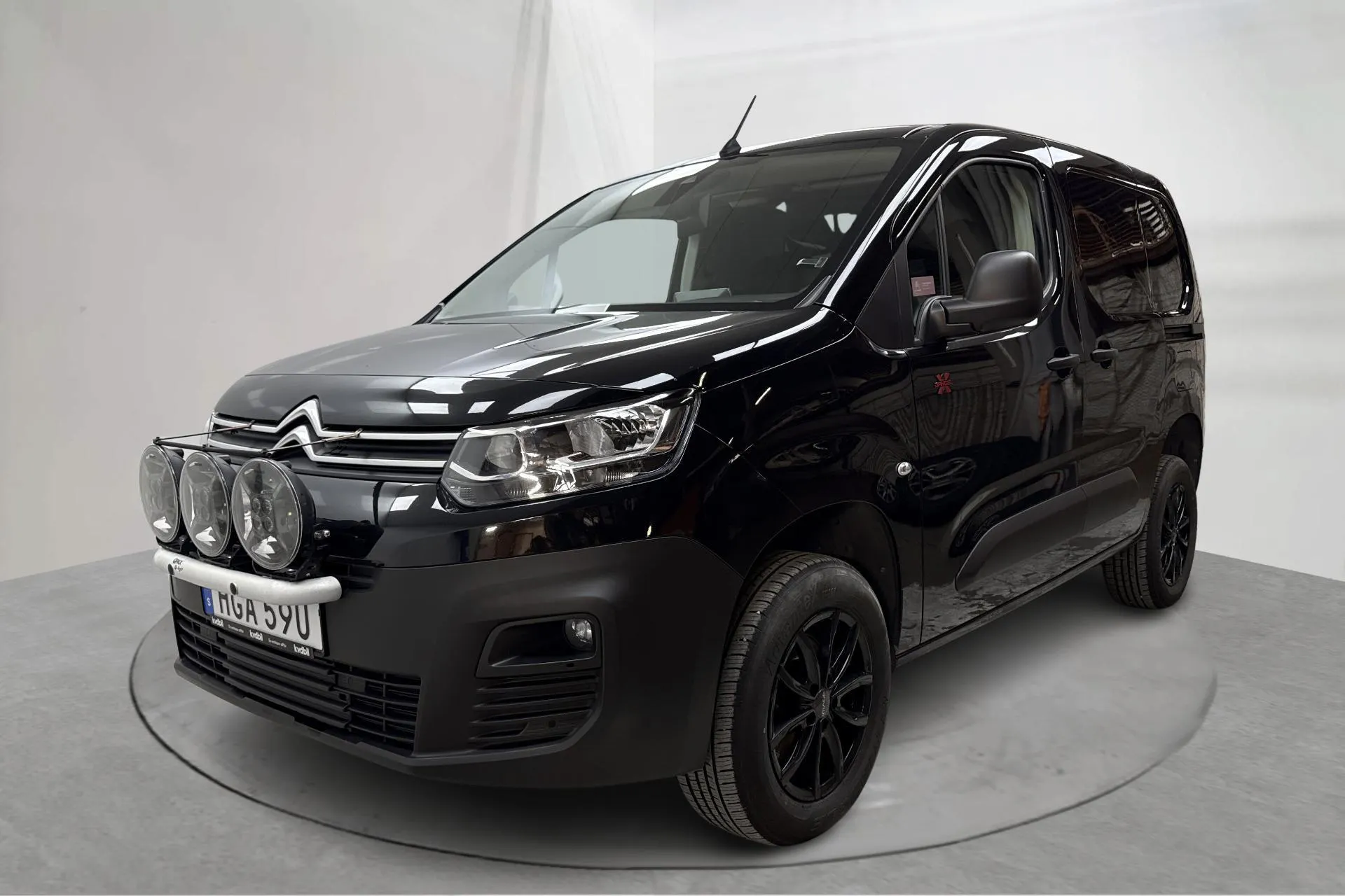 Presentation photo 1 of 23: Citroën Berlingo 1.5 BlueHDi 4x4 Skåp (130hk) - 95 450 km - Manual - black - 2021