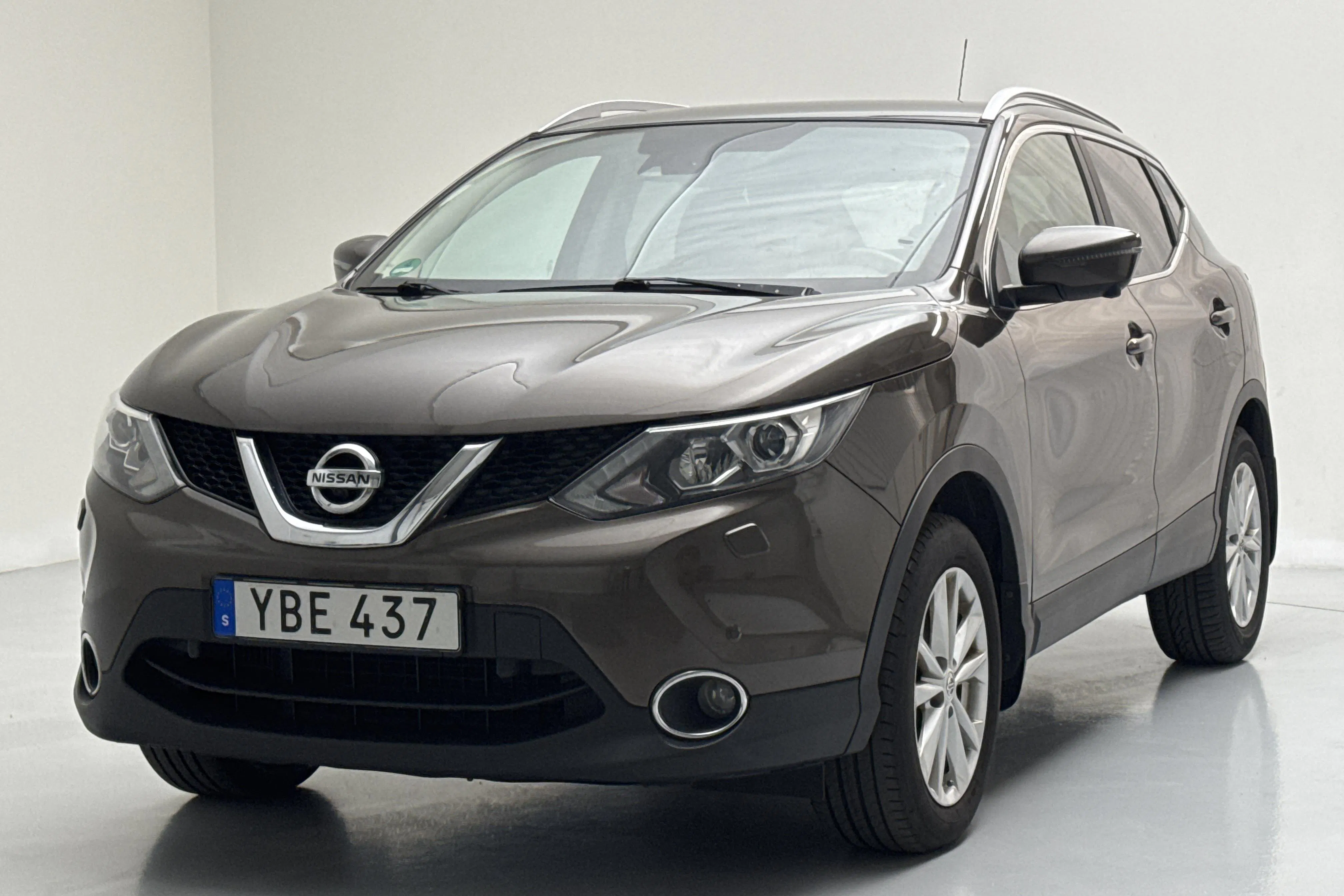 Presentation photo 1 of 14: Nissan Qashqai 1.5 dCi (110hk) - 142 890 km - Manual - brown - 2016