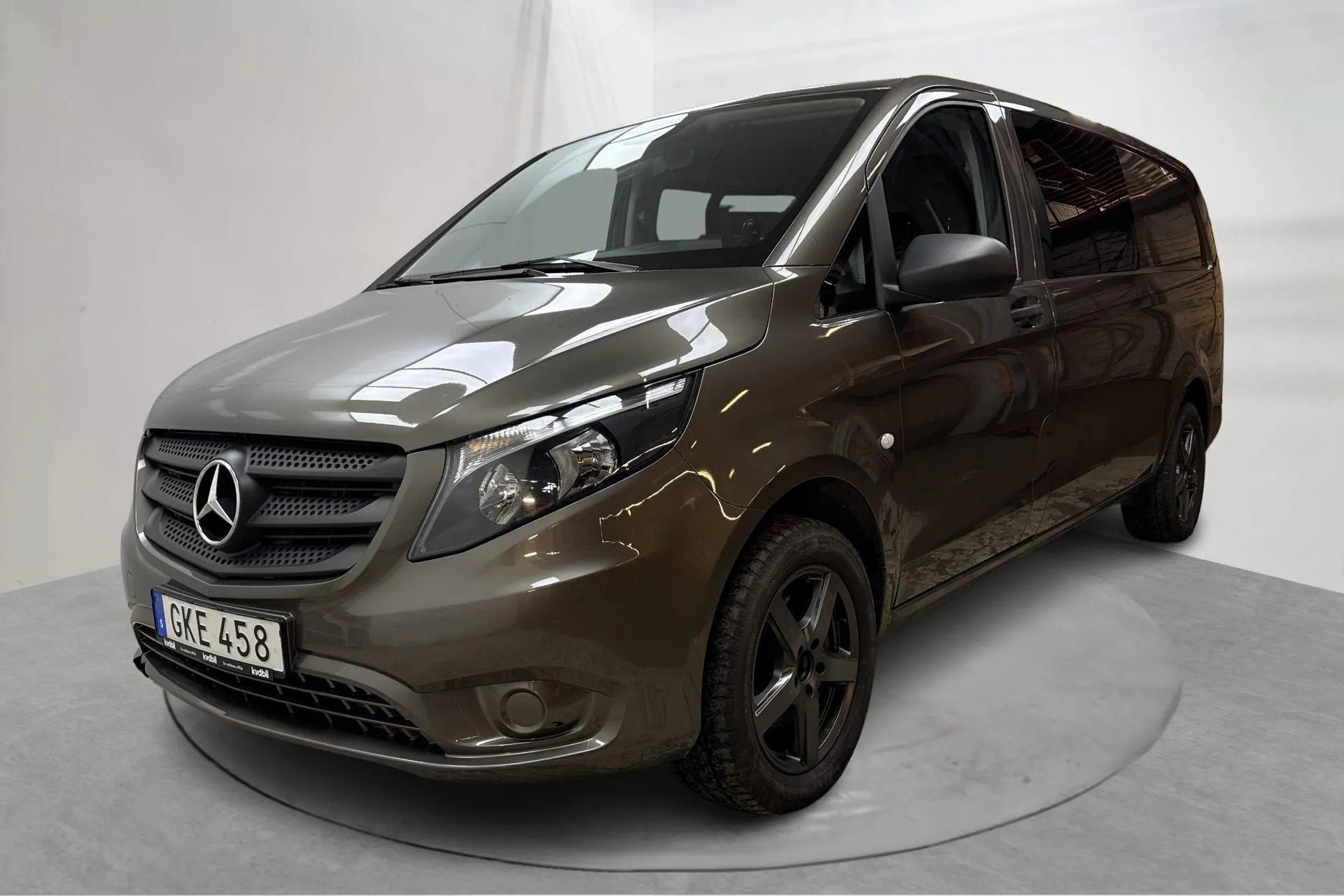 Zdjęcie prezentacyjne 1 z 16: Mercedes Vito Mixto 116 CDI 4MATIC W640 (163hk) - 72 490 km - Automatyczna - szary - 2018