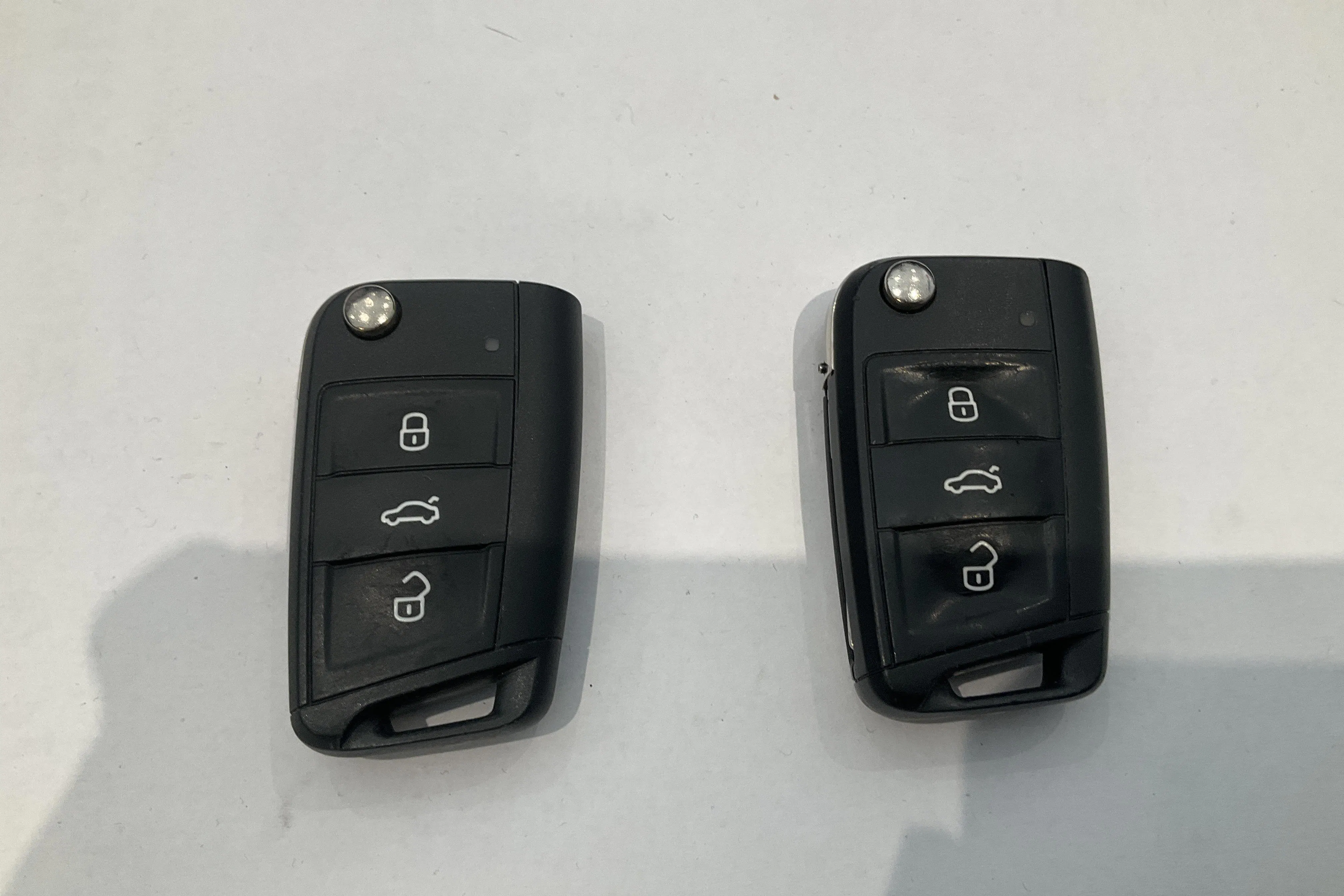 Präsentationsfoto 14 von 14: VW Golf VII 1.5 TGI Sportscombi (130hk) - 76 530 Kilometer - Verkaufsautomat - Rote Farbe - 2020