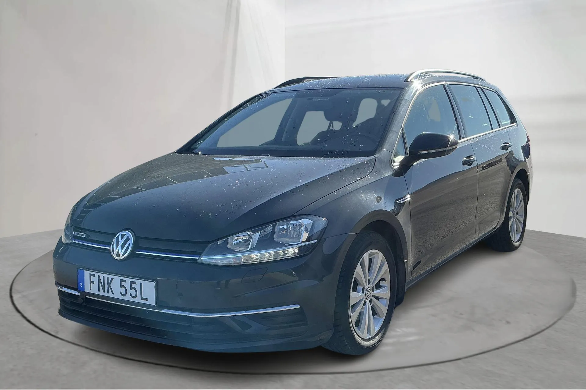Presentation photo 1 of 15: VW Golf VII 1.5 TGI Sportscombi (130hk) - 45 160 km - Manual - gray - 2019