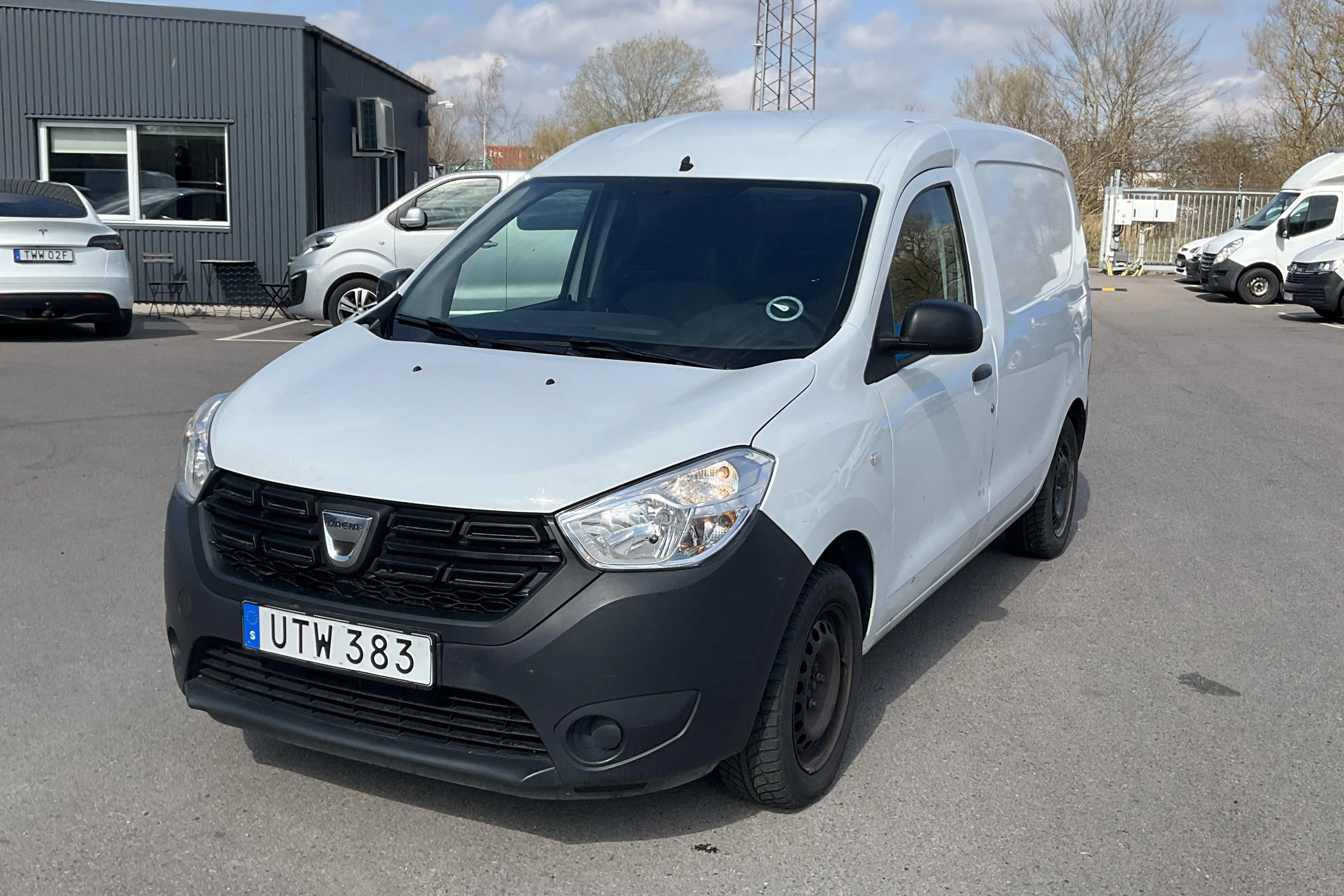 Presentation photo 1 of 12: Dacia Dokker Van 1.6 SCe (100hk) - 33 630 km - Manual - white - 2018
