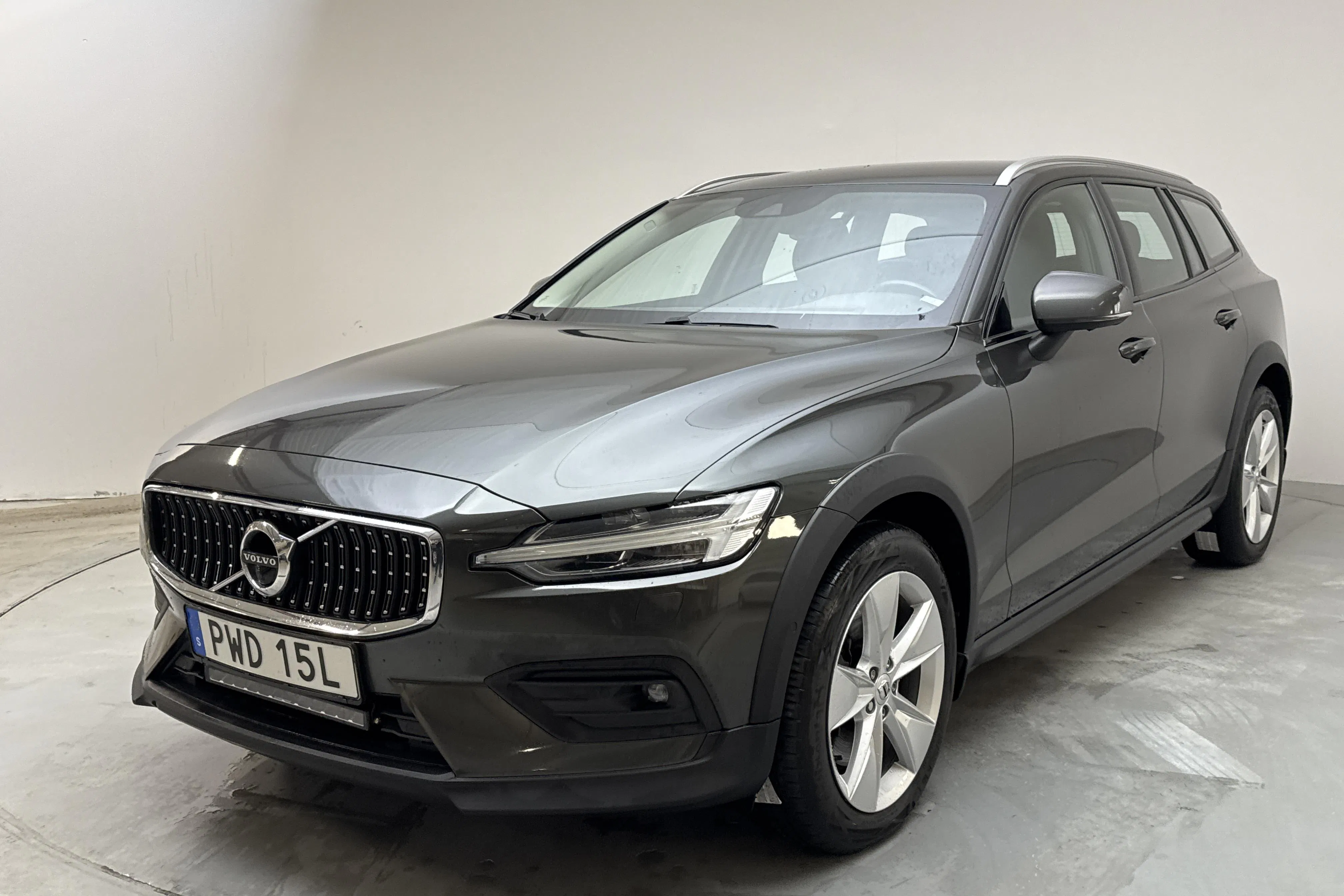 Presentation photo 1 of 17: Volvo V60 B4 Cross Country AWD Mildhybrid, Diesel (197hk) - 171 050 km - Automatic - Dark Grey - 2022