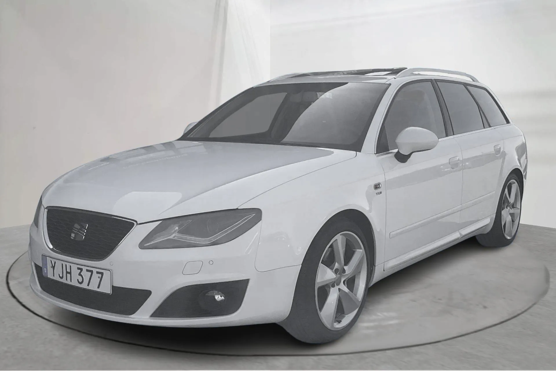 Presentation photo 1 of 14: Seat Exeo ST 2.0 TDI (170hk) - 143 530 km - Manual - white - 2012