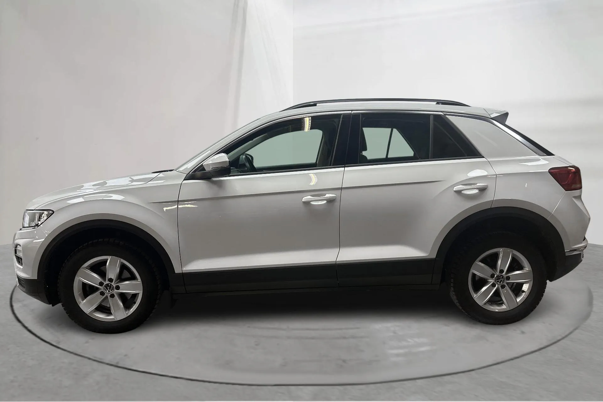 Presentation photo 2 of 15: VW T-Roc 1.0 TSI (110hk) - 43 720 km - Manual - white - 2021