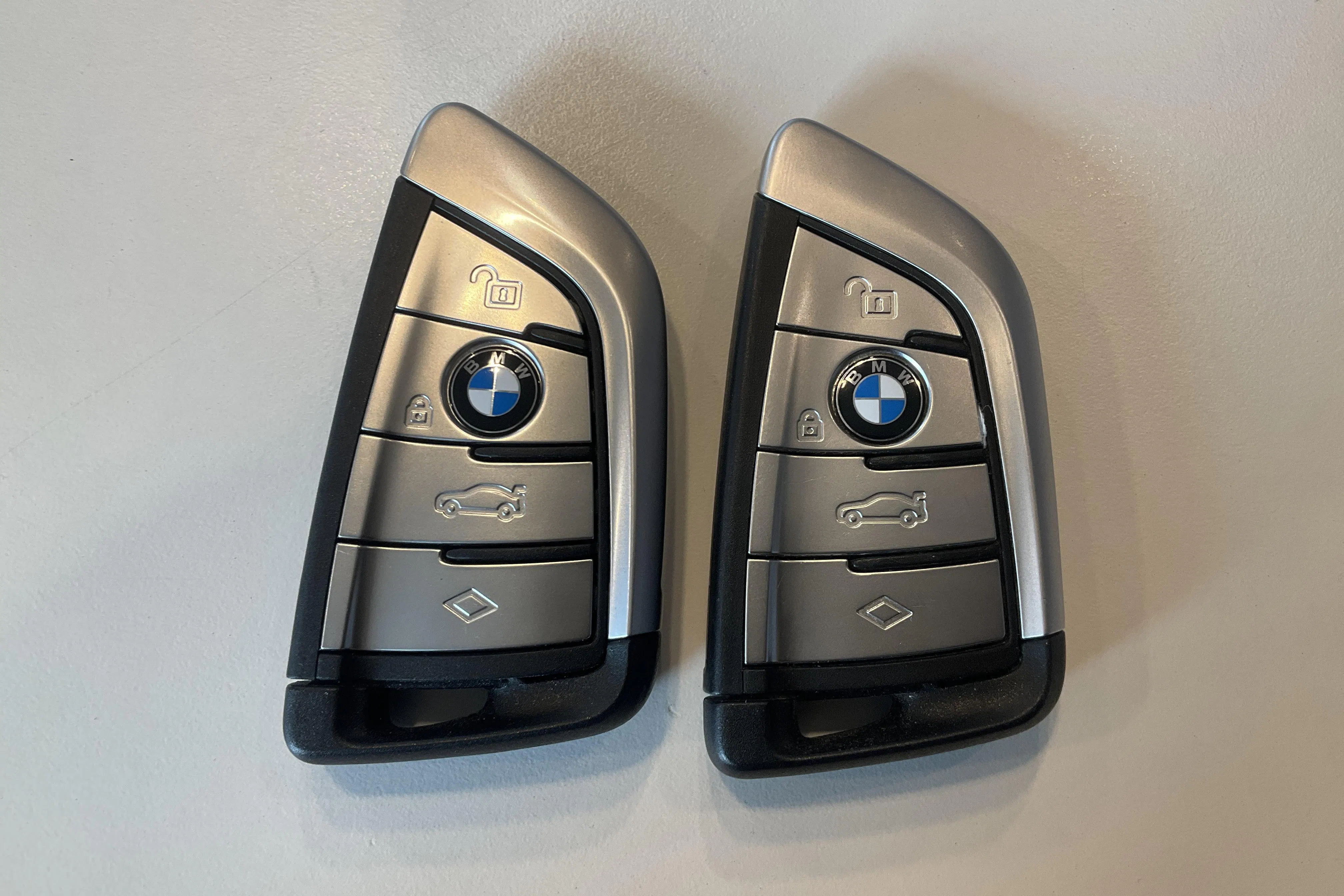 Presentationsfoto 22 av 22: BMW 530e xDrive Sedan, G30 12kWh LCI (292hk) - 2 253 mil - Automat - vit - 2023