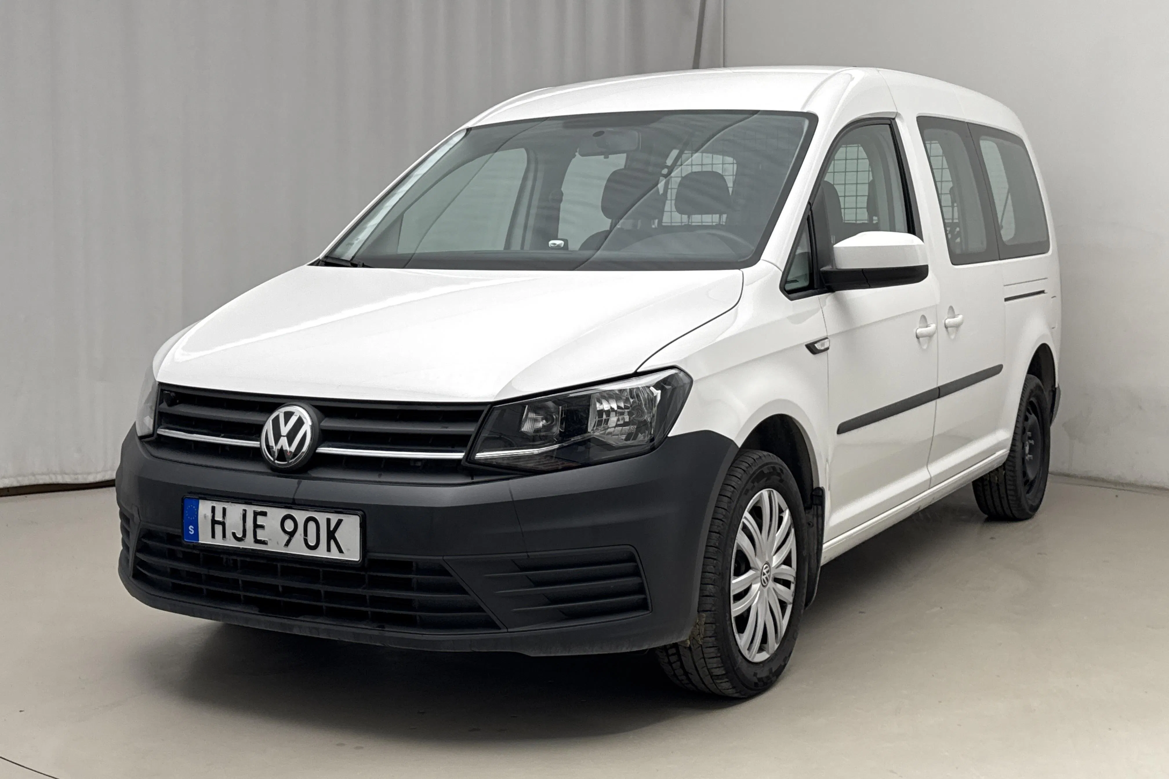 Presentationsfoto 1 av 16: VW Caddy Maxi Life 2.0 TDI (102hk) - 10 641 mil - Automat - vit - 2020