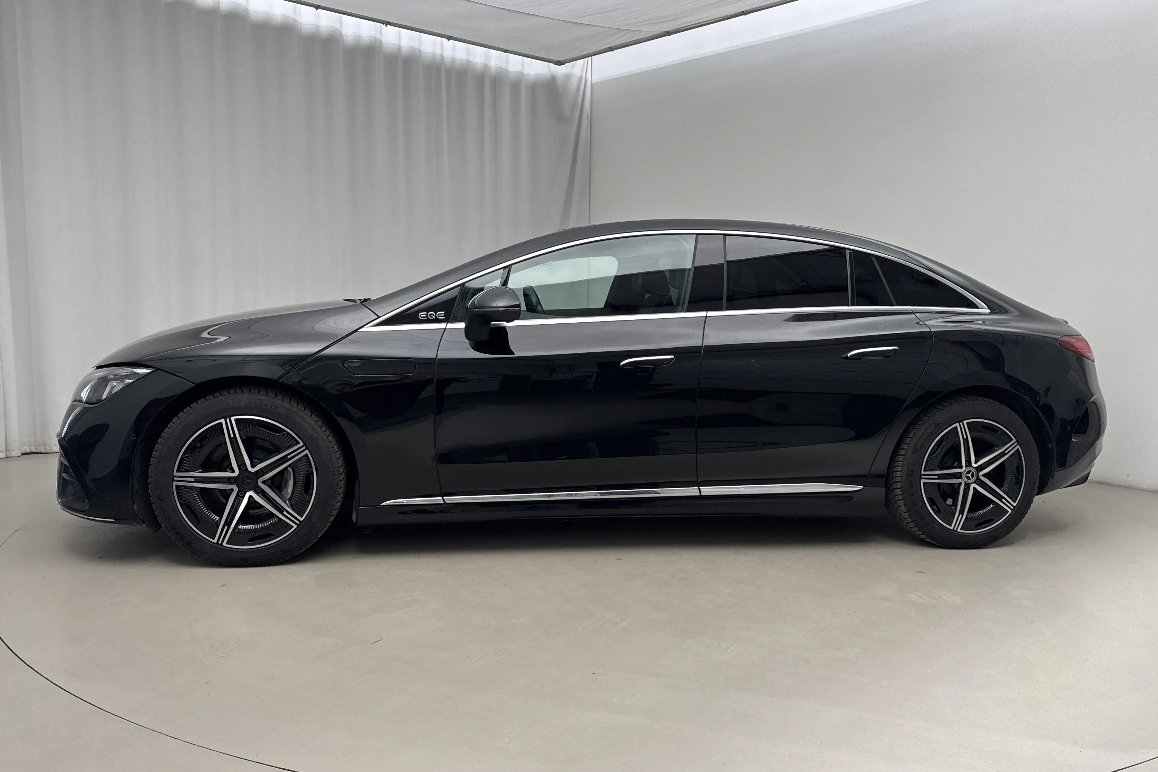Presentation photo 2 of 22: Mercedes EQE 350+ V295 (292hk) - 264 660 km - Automatic - black - 2022