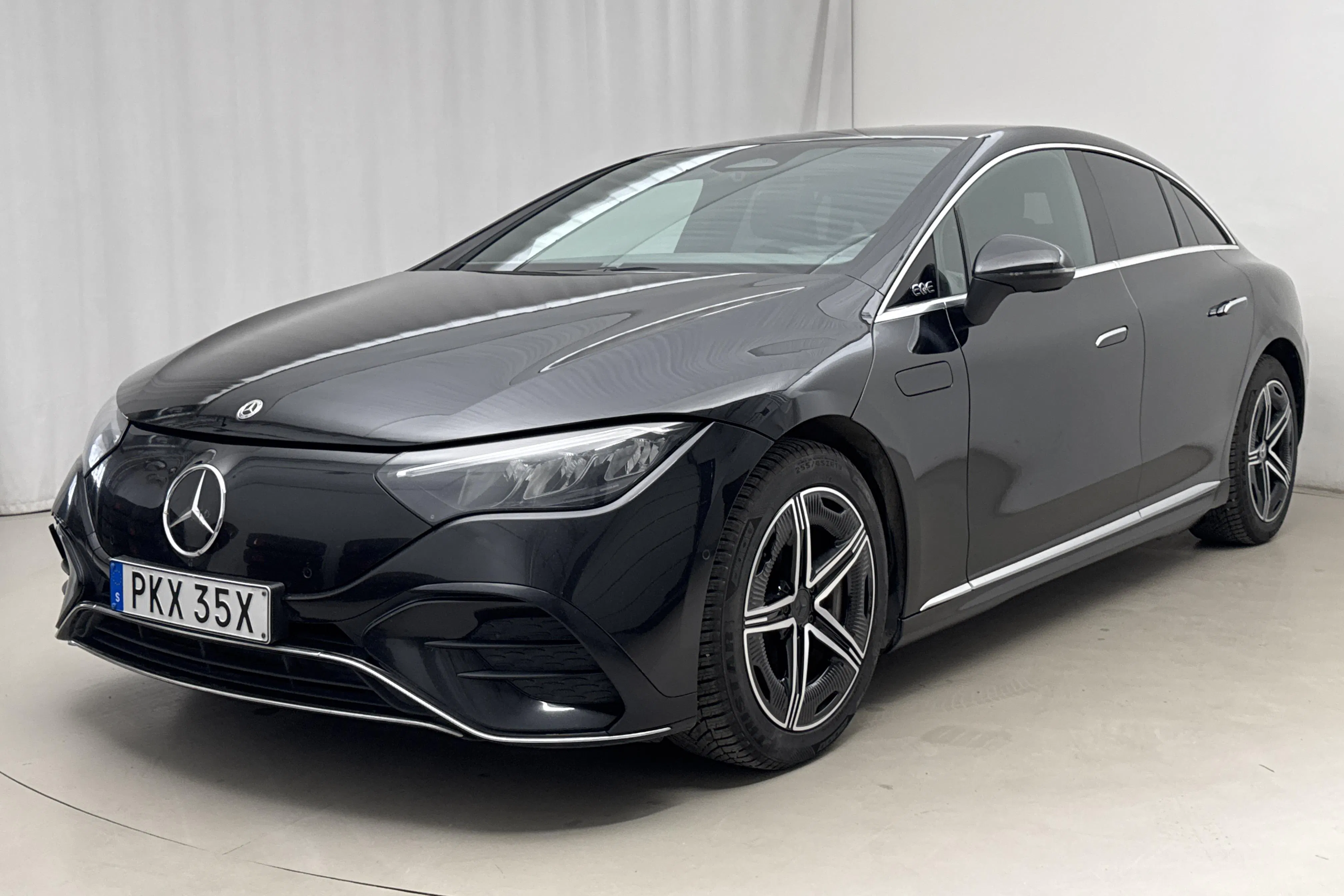 Presentation photo 1 of 22: Mercedes EQE 350+ V295 (292hk) - 264 660 km - Automatic - black - 2022