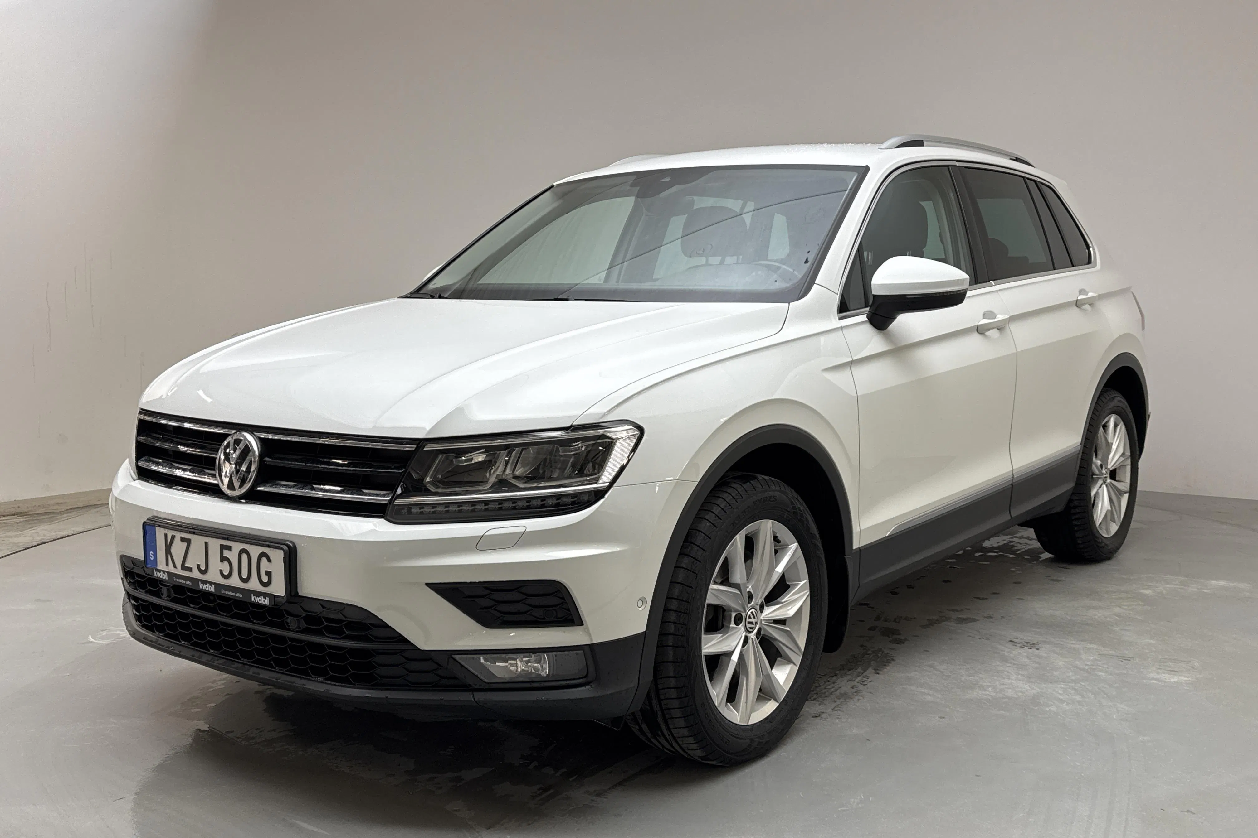 Presentation photo 1 of 15: VW Tiguan 2.0 TSI 4MOTION (190hk) - 125 920 km - Automatic - white - 2020