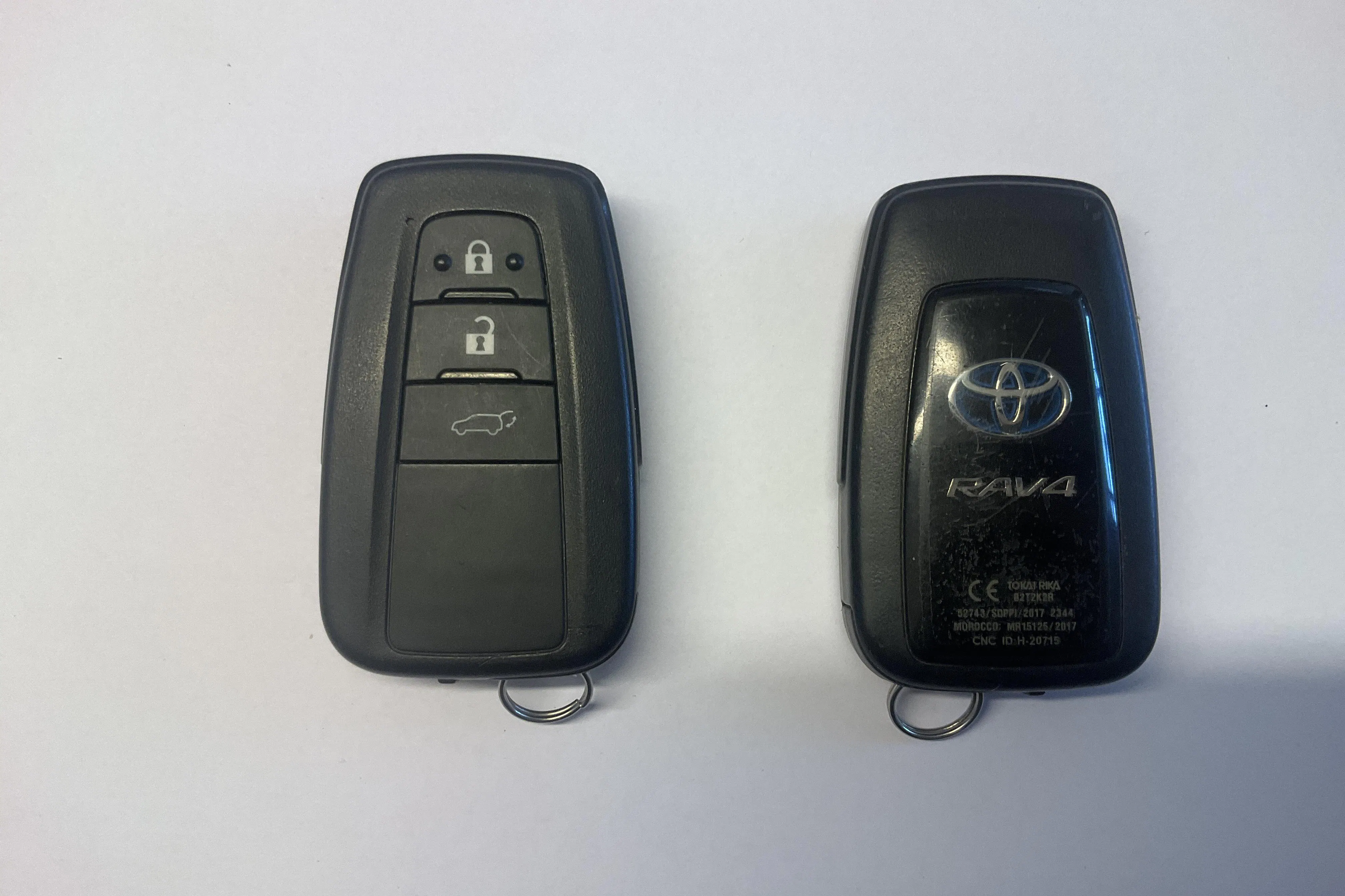 Presentationsfoto 16 av 16: Toyota RAV4 2.5 HSD AWD (222hk) - 6 143 mil - Automat - vit - 2021