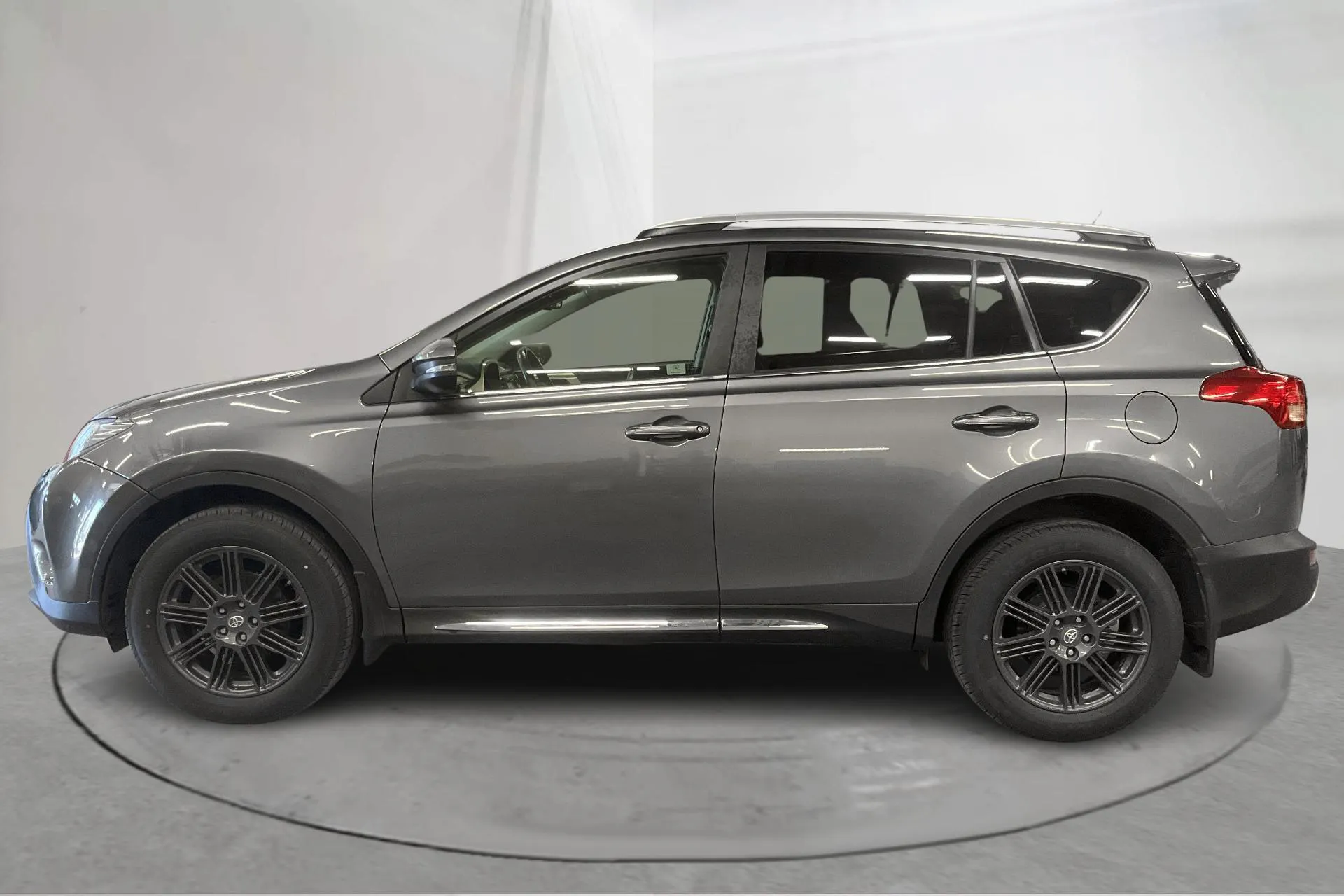 Presentation photo 2 of 17: Toyota RAV4 2.0 D-4D DPF (121hk) - 178 040 km - Manual - brown - 2015