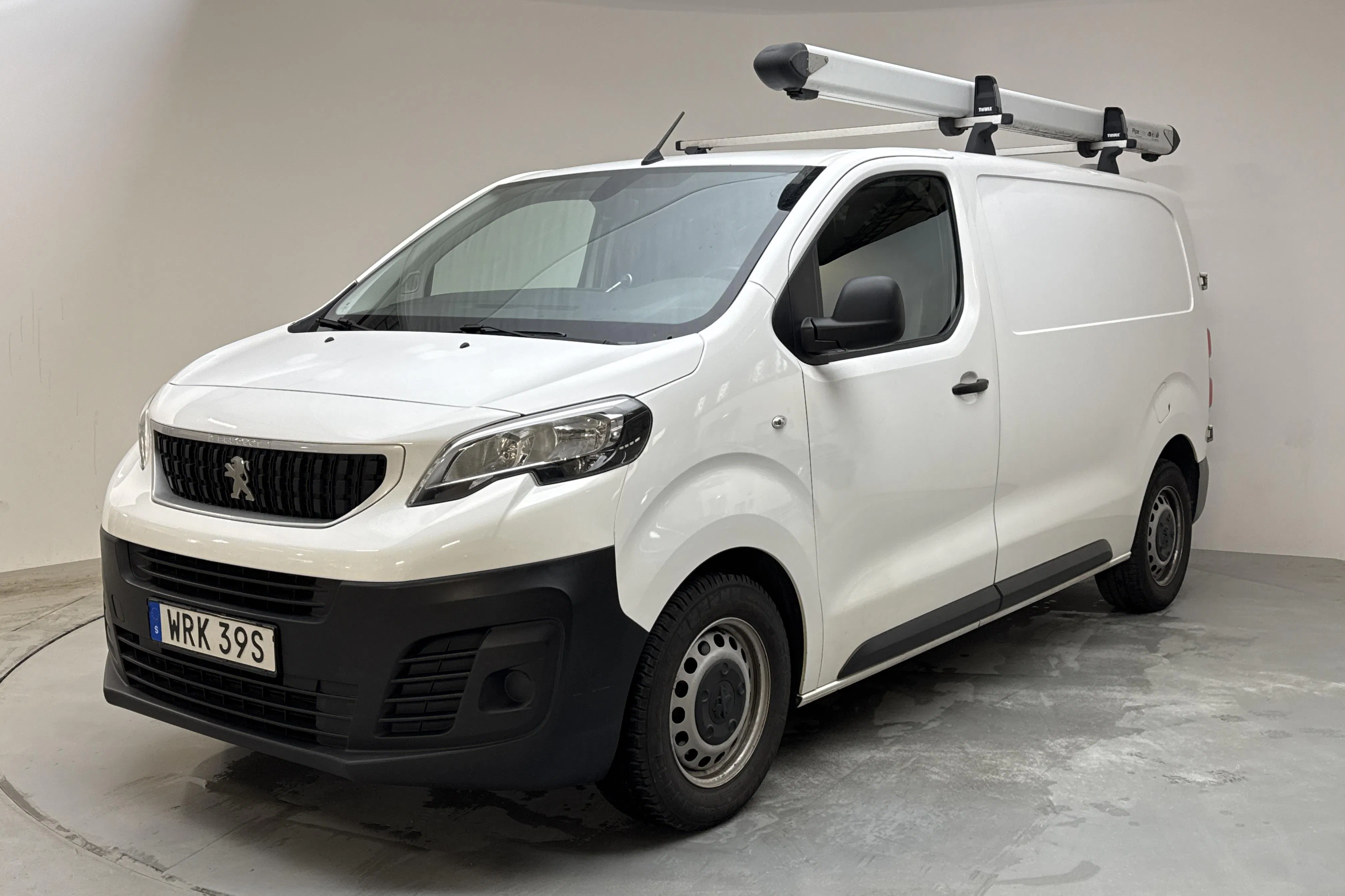 Presentationsfoto 1 av 12: Peugeot Expert BlueHDi Skåp (122hk) - 14 804 mil - Automat - vit - 2020