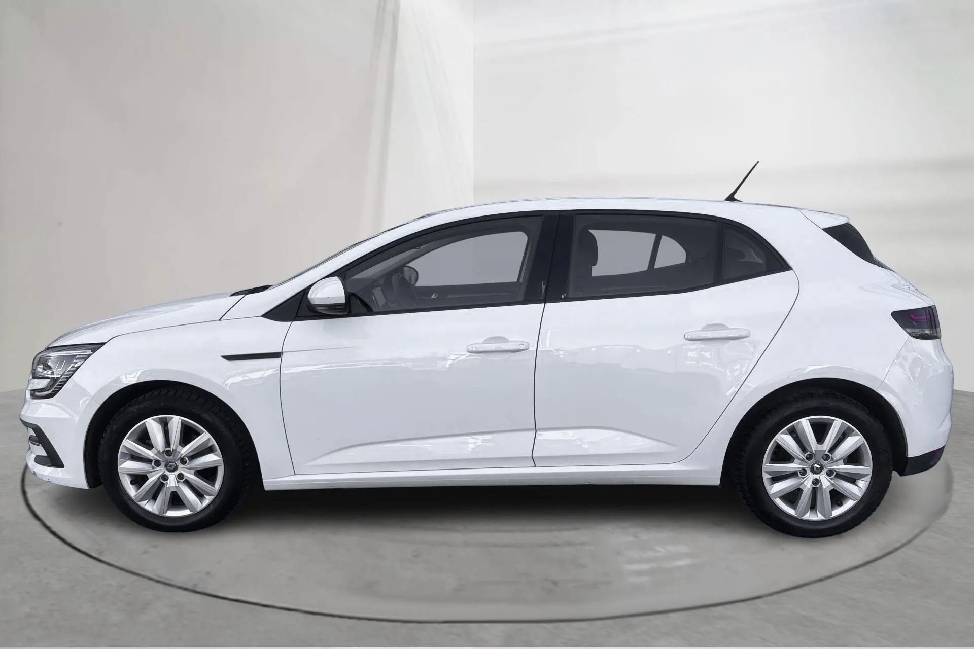 Presentation photo 2 of 14: Renault Mégane 1.5 dCi (115hk) - 71 750 km - Manual - white - 2022