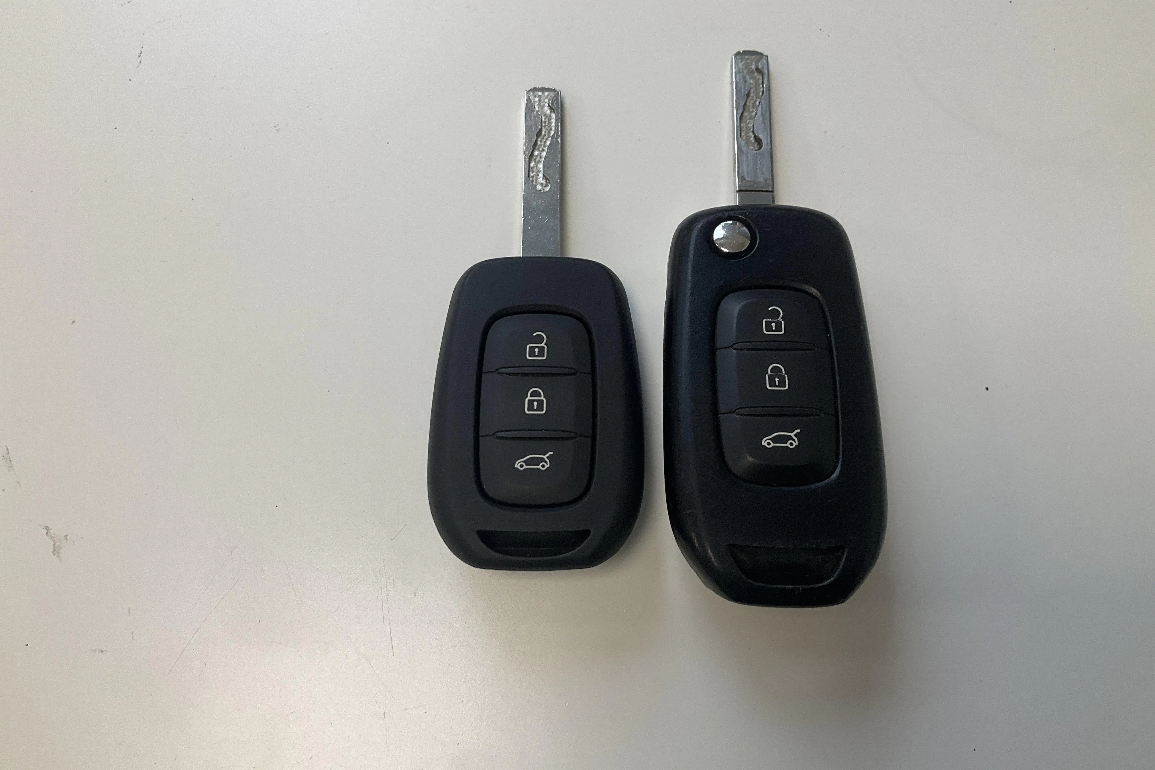 Presentation photo 14 of 14: Renault Mégane 1.5 dCi (115hk) - 71 750 km - Manual - white - 2022