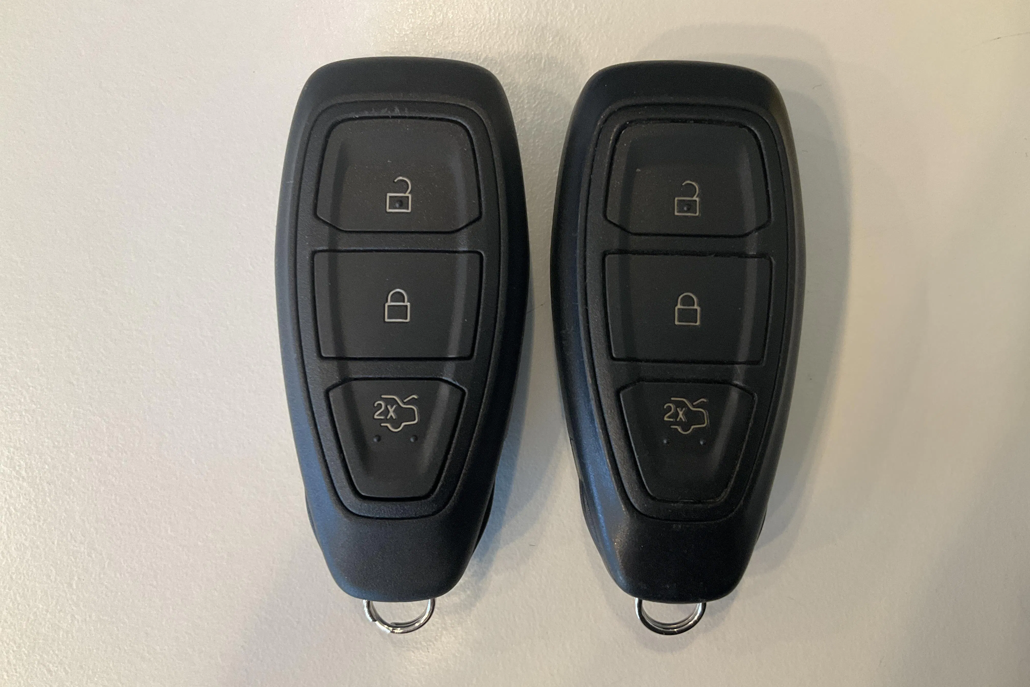 Presentationsfoto 17 av 17: Ford Kuga 2.5 PHEV (225hk) - 7 073 mil - Automat - vit - 2020