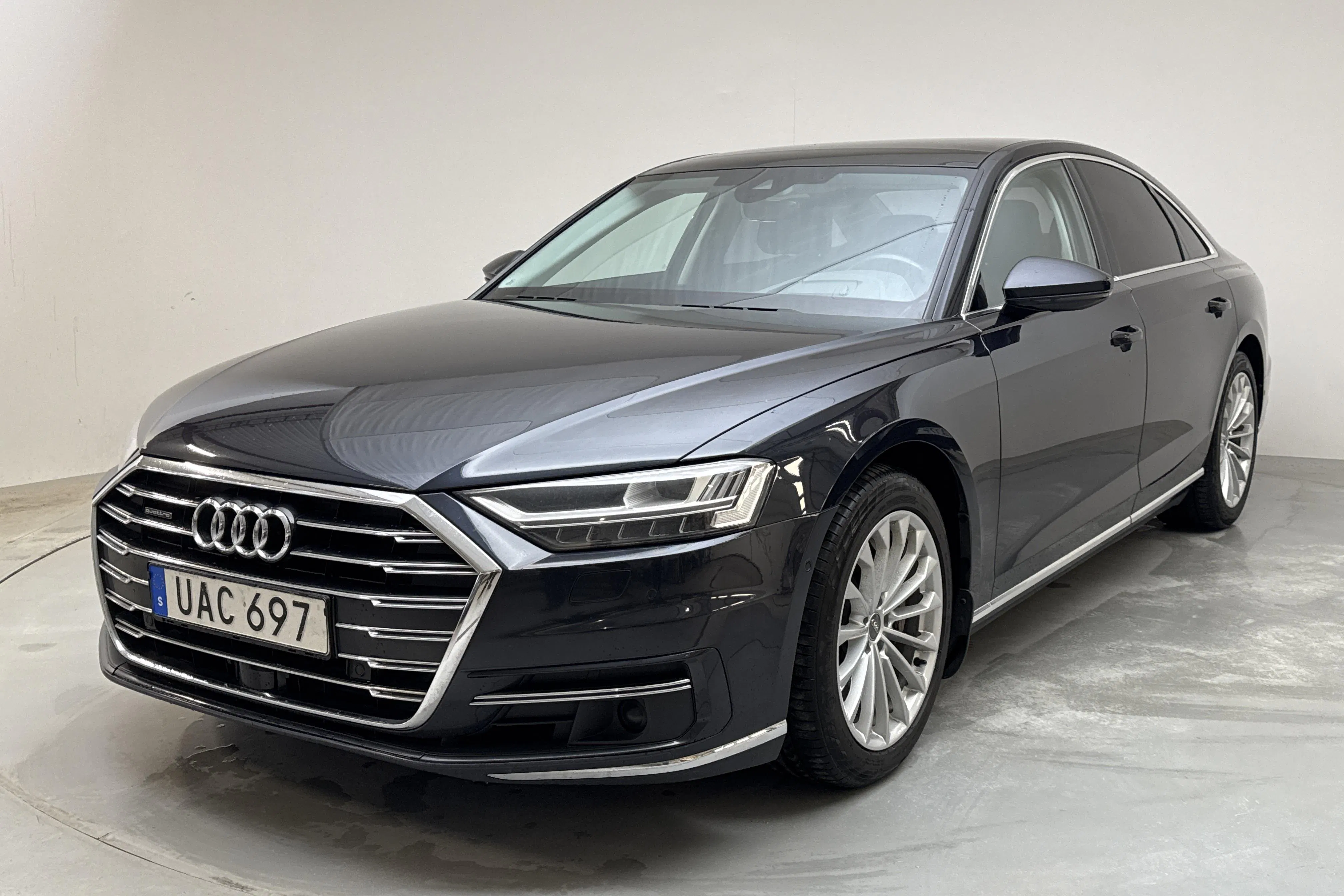 Presentation photo 1 of 20: Audi A8 55 TFSI quattro (340hk) - 188 810 km - Automatic - blue - 2018
