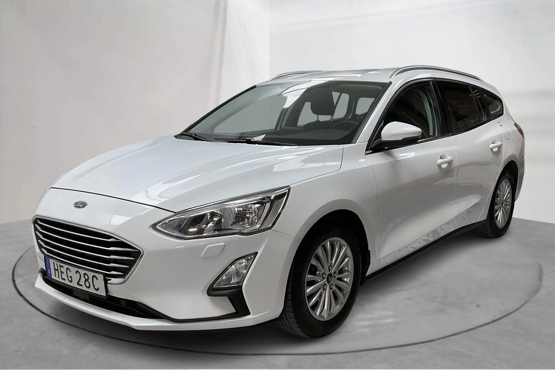 Presentationsfoto 1 av 14: Ford Focus 1.5 TDCi Kombi (120hk) - 6 200 mil - Manuell - vit - 2019