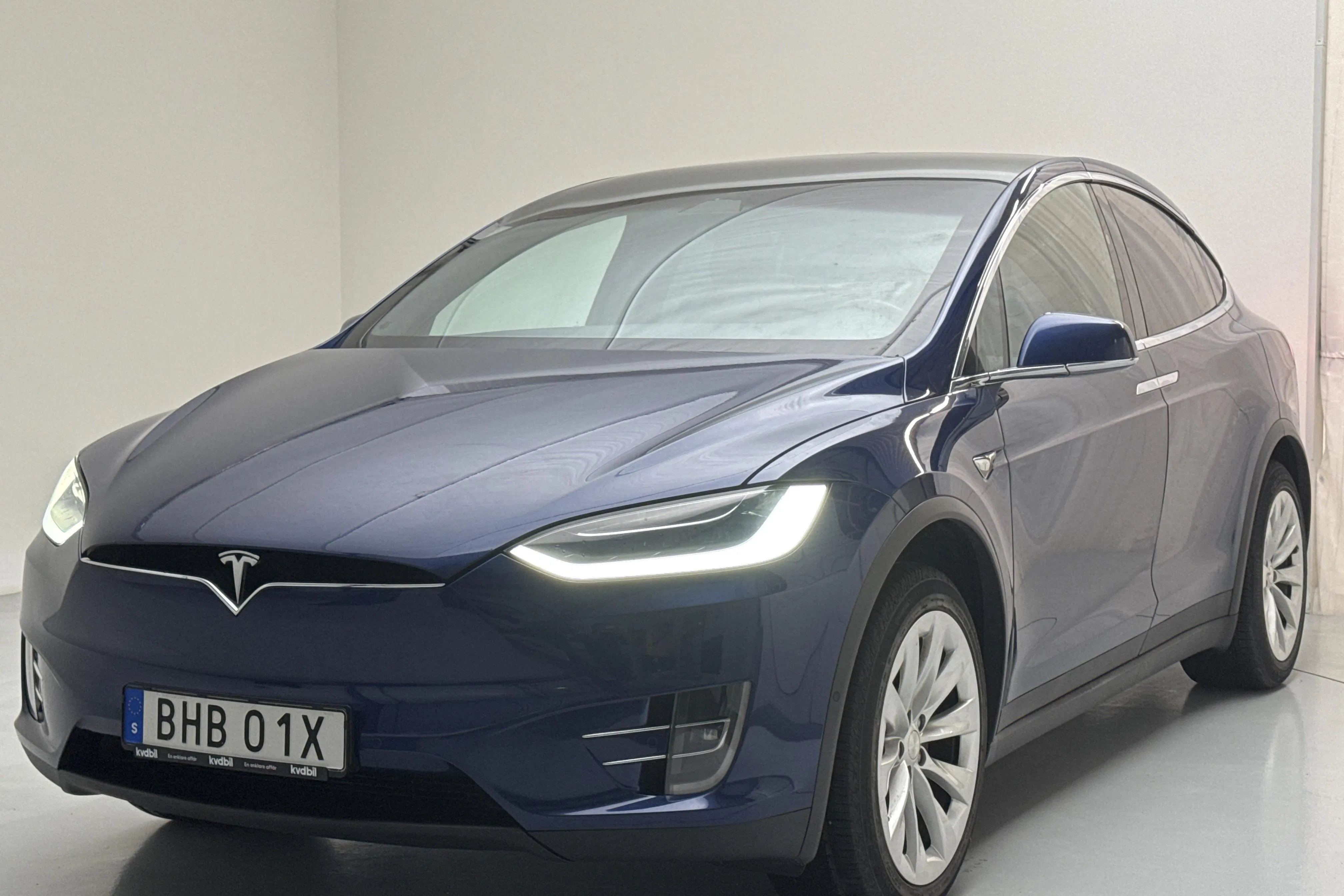 Presentationsfoto 1 av 19: Tesla Model X Dual Motor Long Range AWD - 17 218 mil - Automat - blå - 2019
