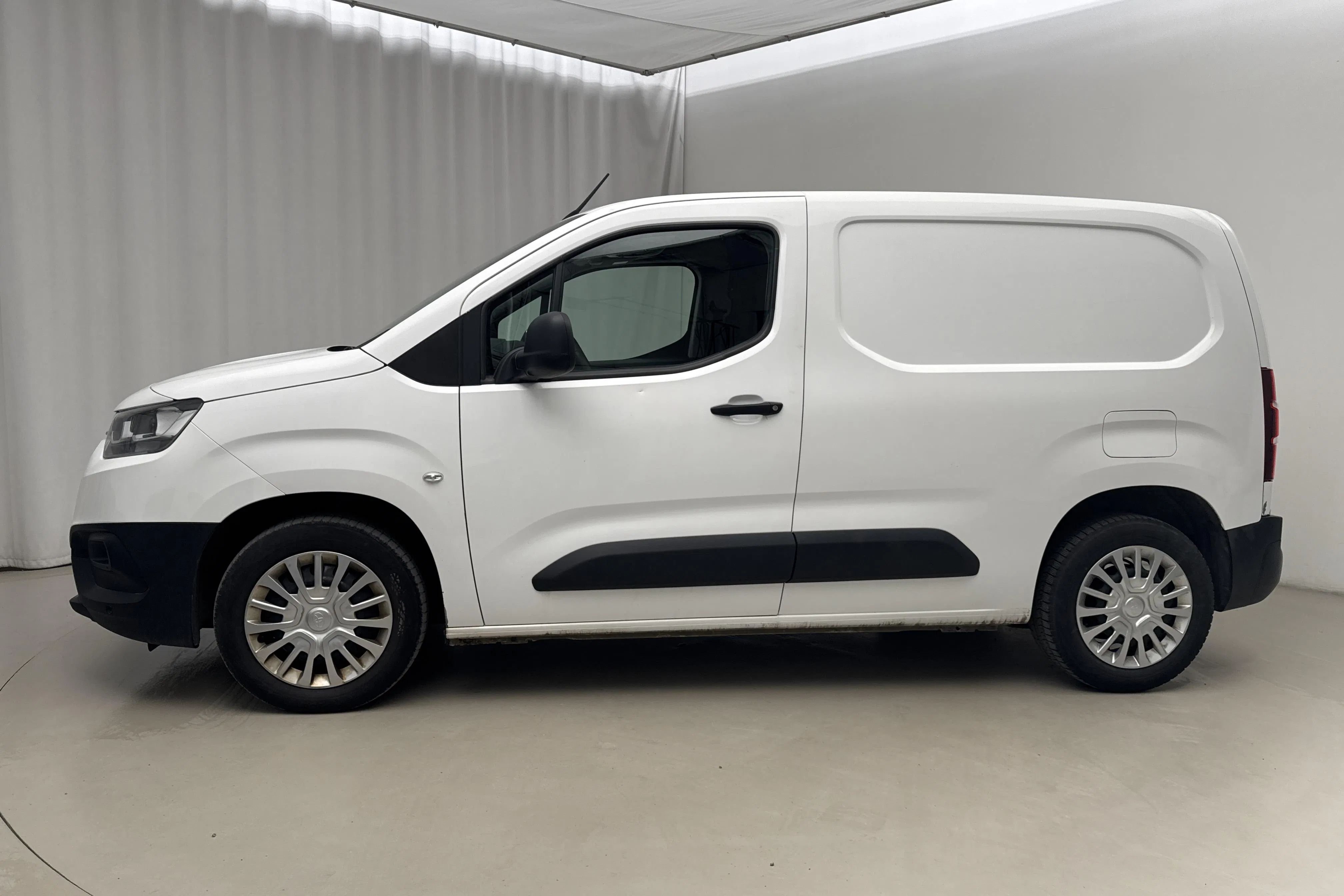 Presentation photo 2 of 19: Toyota PROACE CITY 1.5D (130hk) - 102 270 km - Automatic - white - 2020