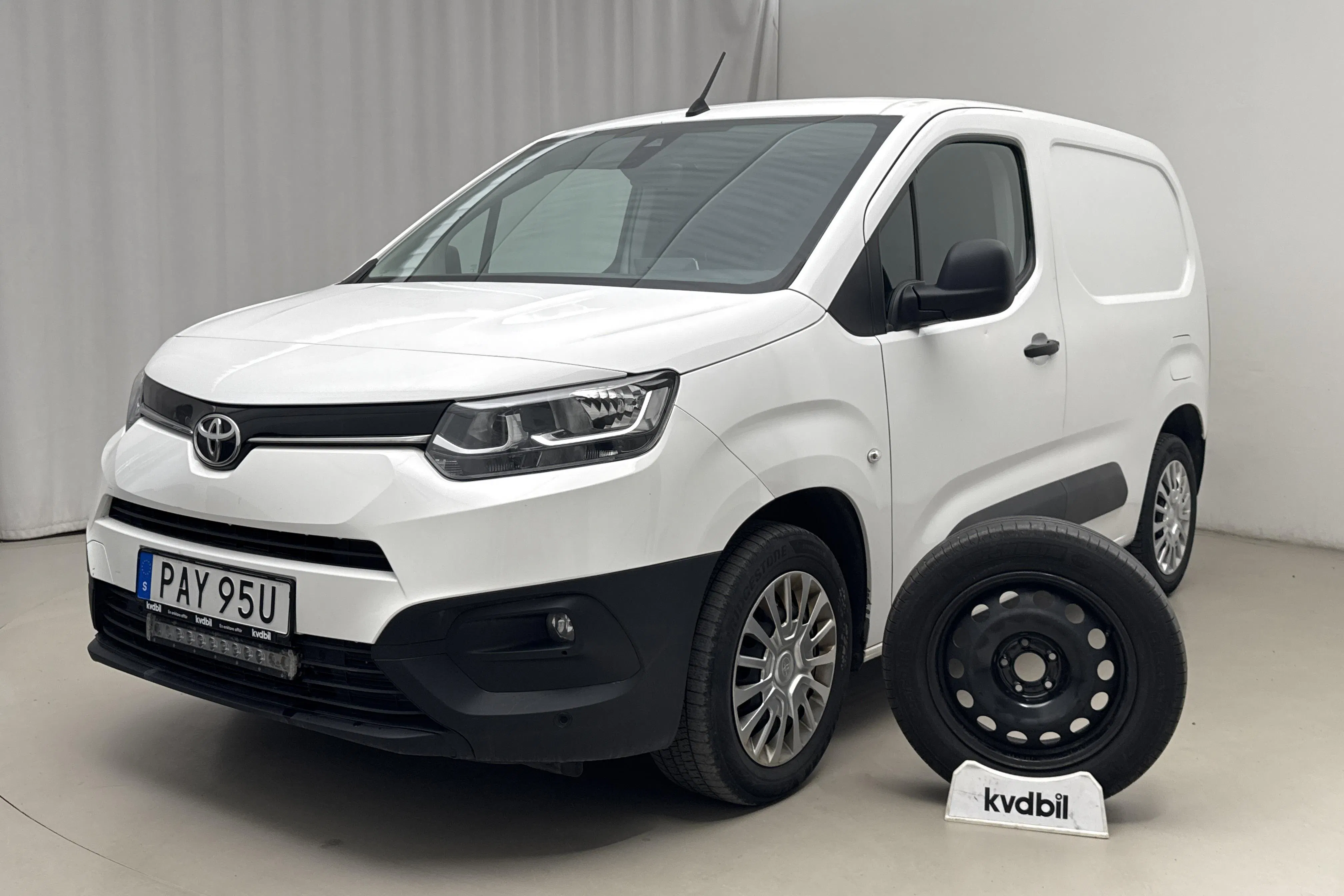 Presentation photo 1 of 19: Toyota PROACE CITY 1.5D (130hk) - 102 270 km - Automatic - white - 2020