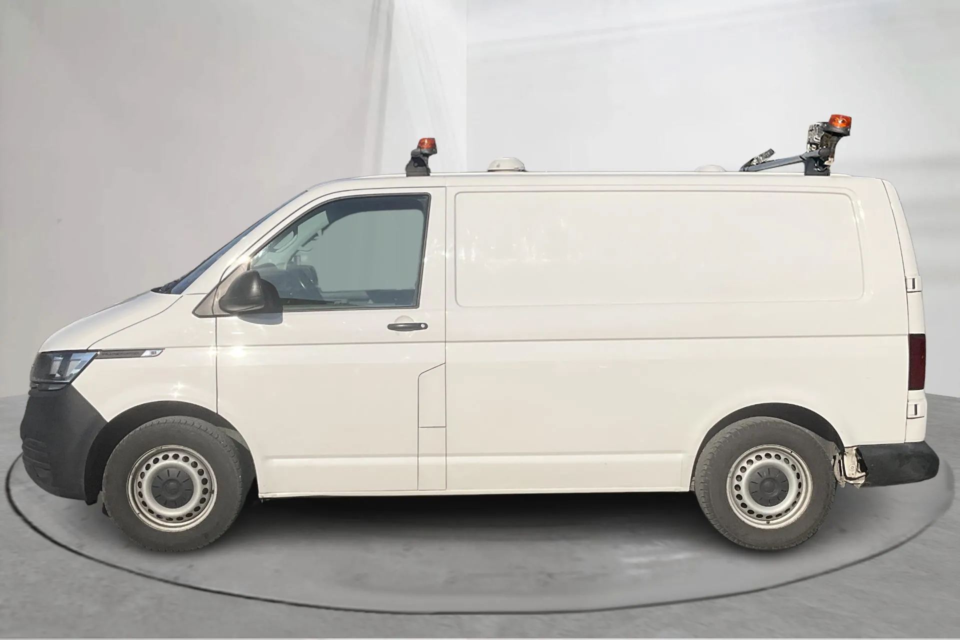 Presentation photo 2 of 14: VW Transporter 2.0 TDI BMT Skåp 4MOTION (150hk) - 165 960 km - Manual - white - 2020