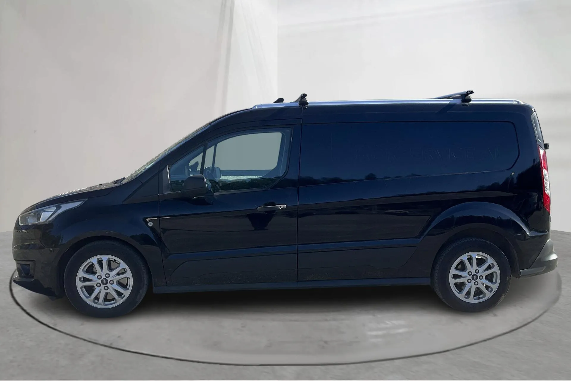 Presentationsfoto 2 av 14: Ford Transit Connect 1.5 EcoBlue (100hk) - 7 239 mil - Automat - svart - 2022