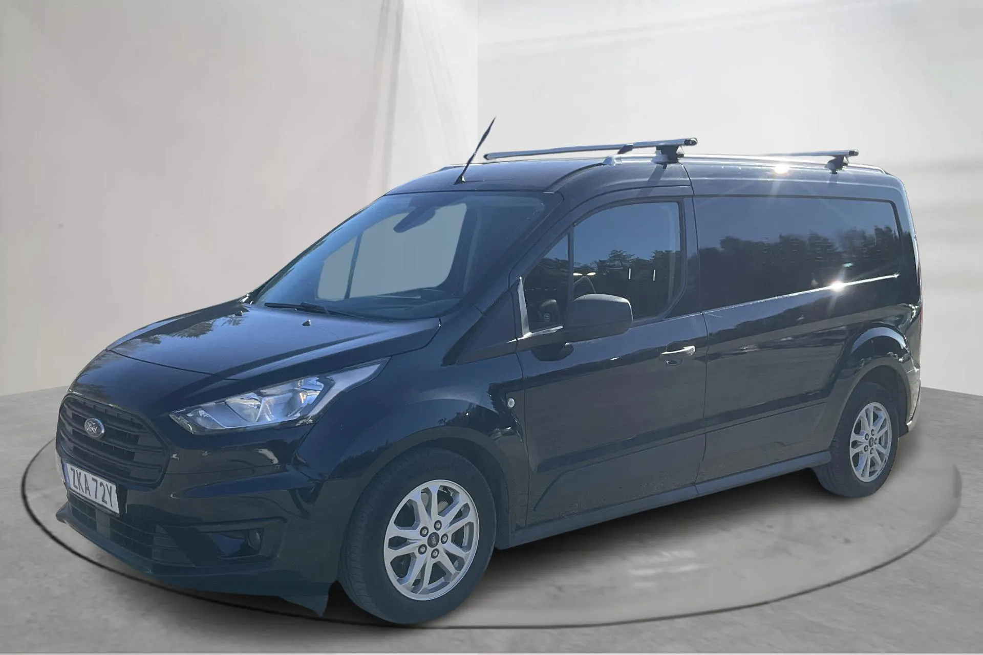 Presentationsfoto 1 av 14: Ford Transit Connect 1.5 EcoBlue (100hk) - 7 239 mil - Automat - svart - 2022