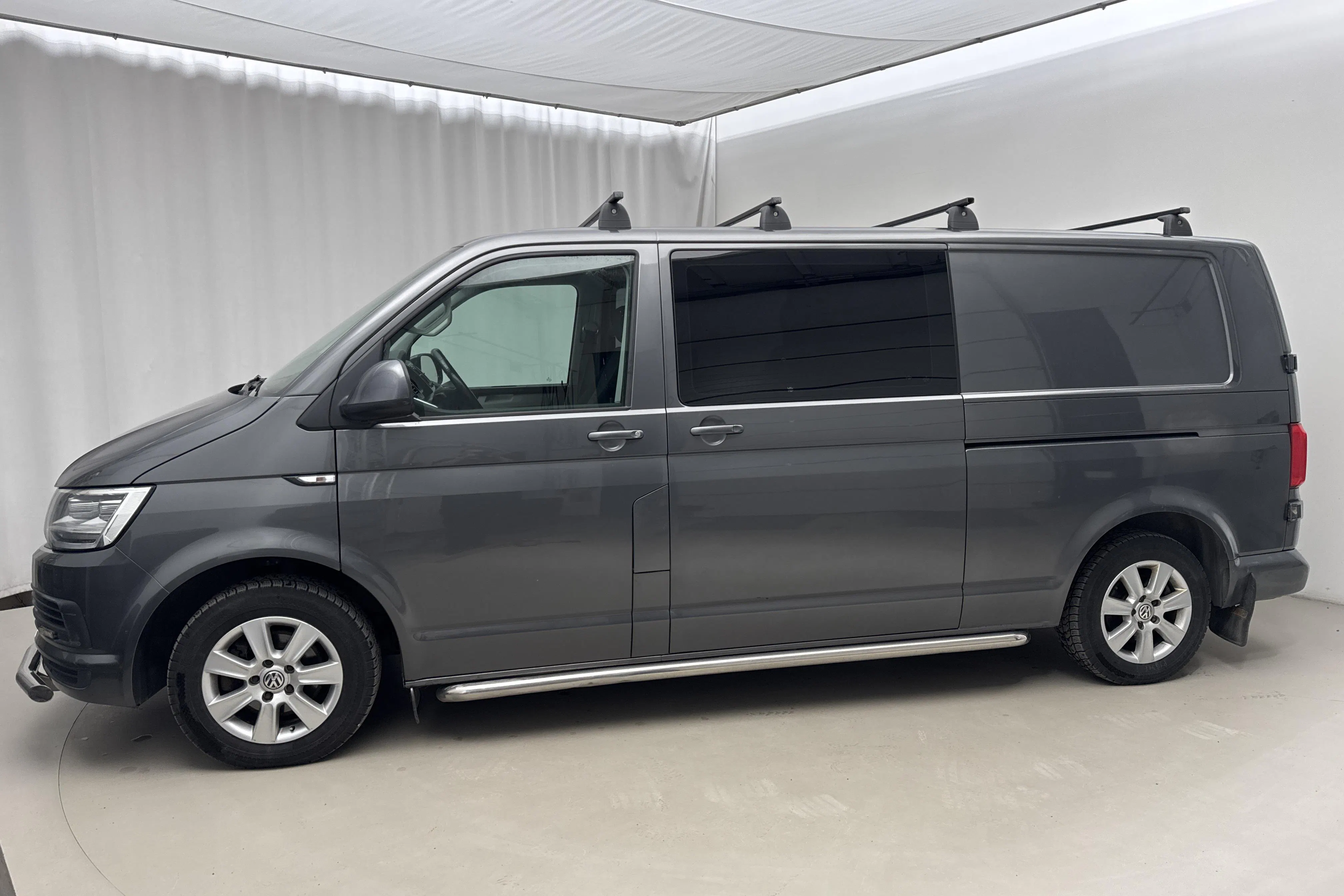 Presentation photo 2 of 14: VW Transporter T6 2.0 TDI BMT Skåp 4MOTION (150hk) - 295 230 km - Automatic - gray - 2018