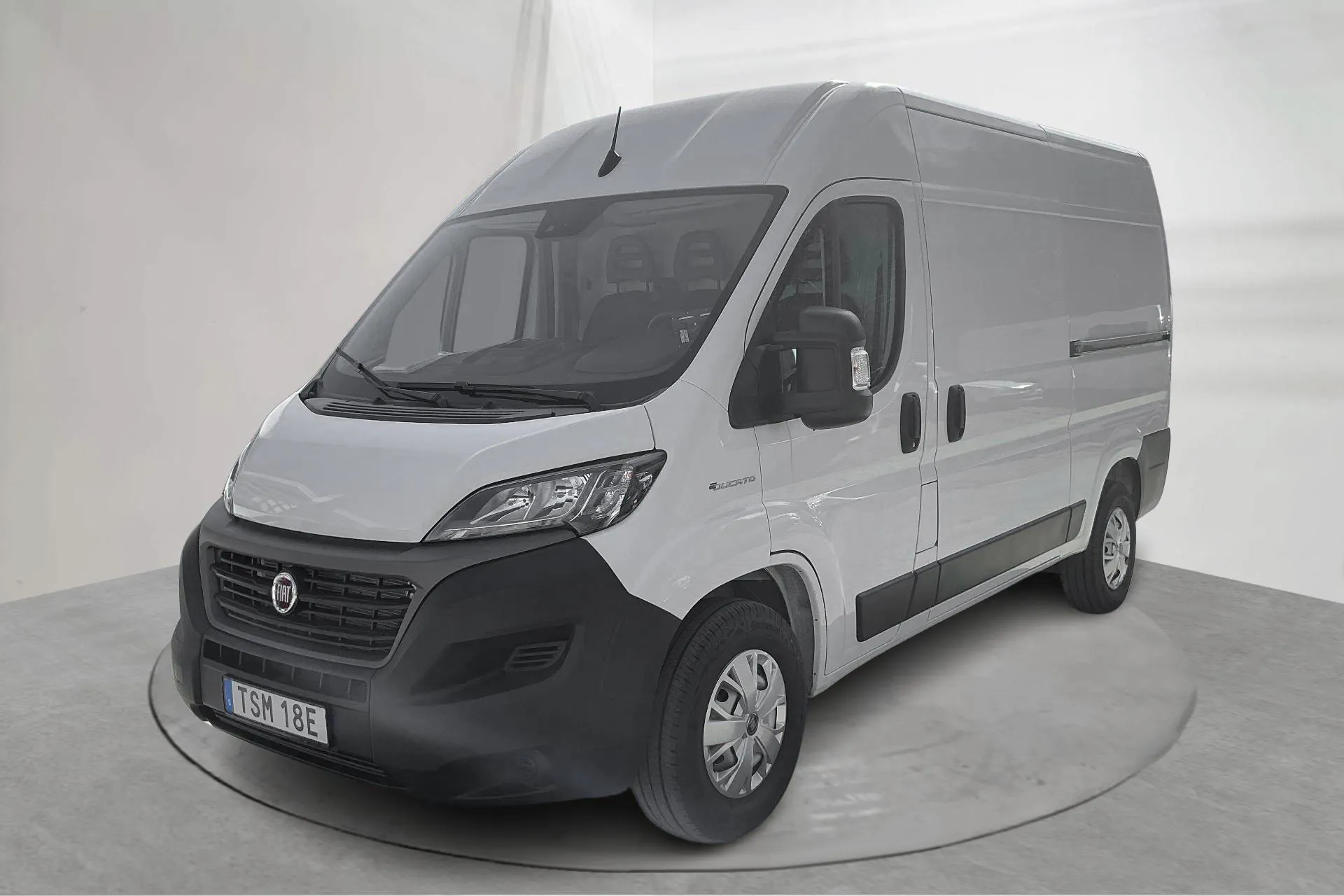 Presentation photo 1 of 14: Fiat E-Ducato Skåp 79kWh (122hk) - 800 km - Automatic - white - 2022