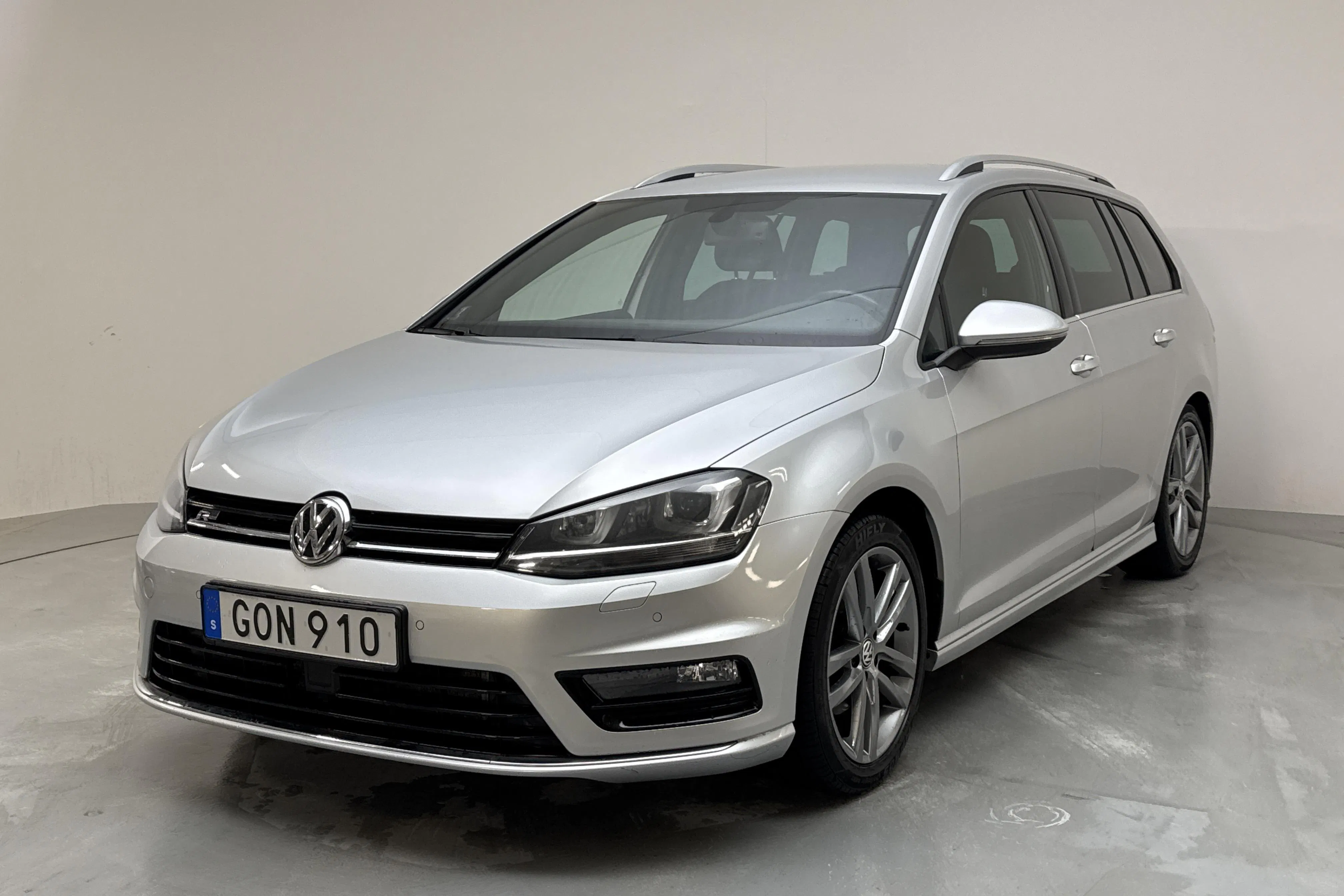 Zdjęcie prezentacyjne 1 z 12: VW Golf VII 1.4 TSI Sportscombi (140hk) - 110 730 km - Automatyczna - srebro - 2015