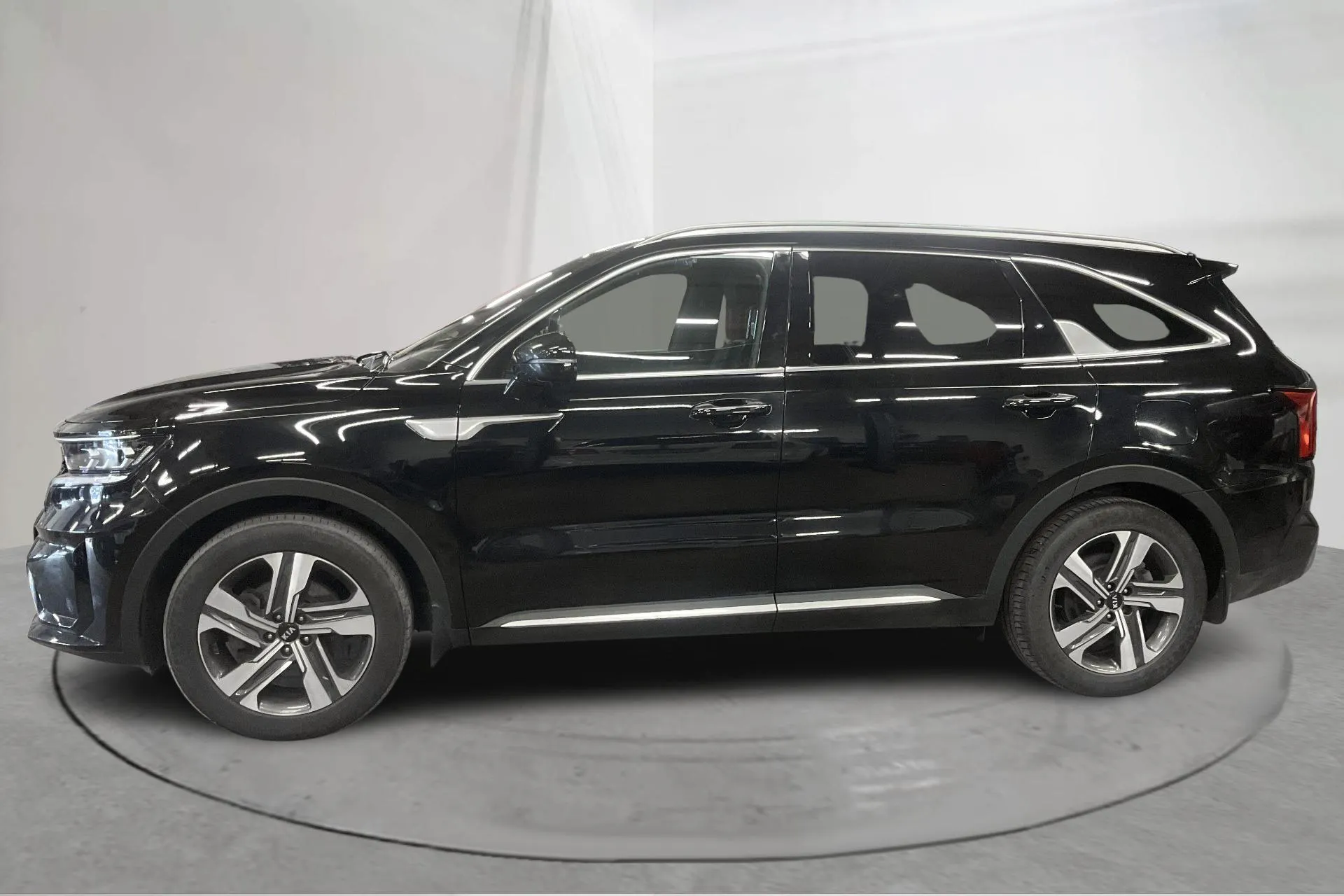 Presentation photo 2 of 19: KIA Sorento 1.6 T-GDi Plug-in Hybrid AWD (265hk) - 106 210 km - Automatic - black - 2021