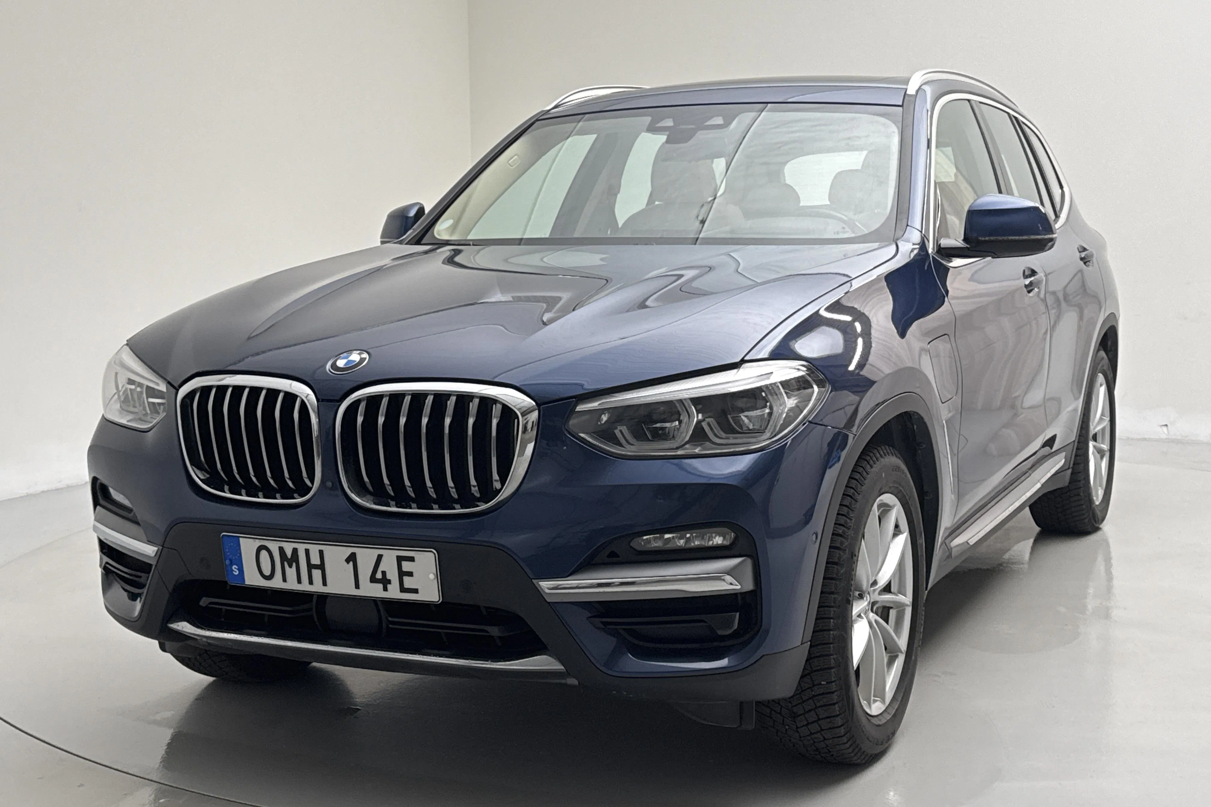 Presentationsfoto 1 av 23: BMW X3 xDrive30e, G01 (292hk) - 17 508 mil - Automat - blå - 2020