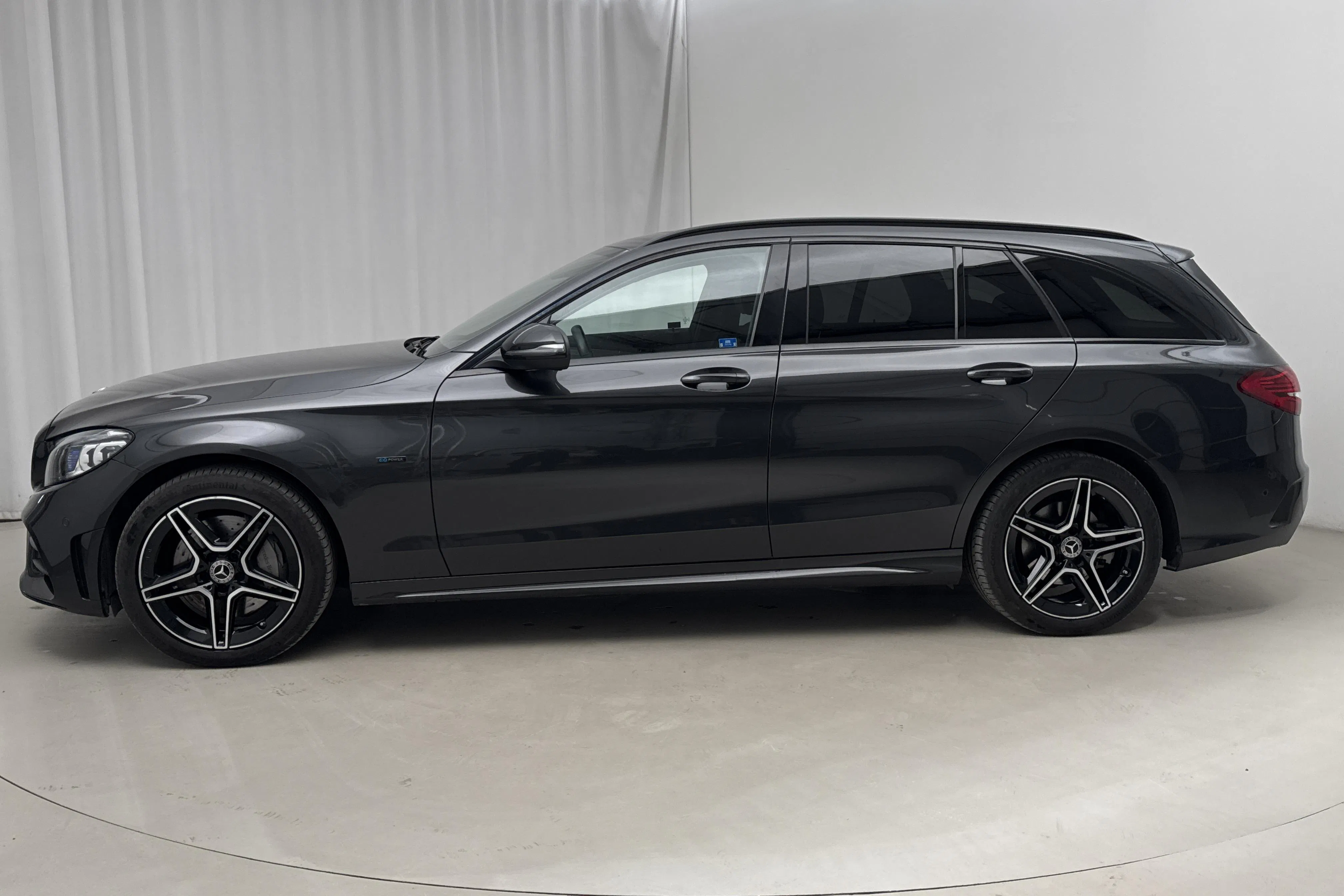 Presentation photo 2 of 18: Mercedes C 300 e Kombi S205 (320hk) - 46 450 km - Automatic - gray - 2021