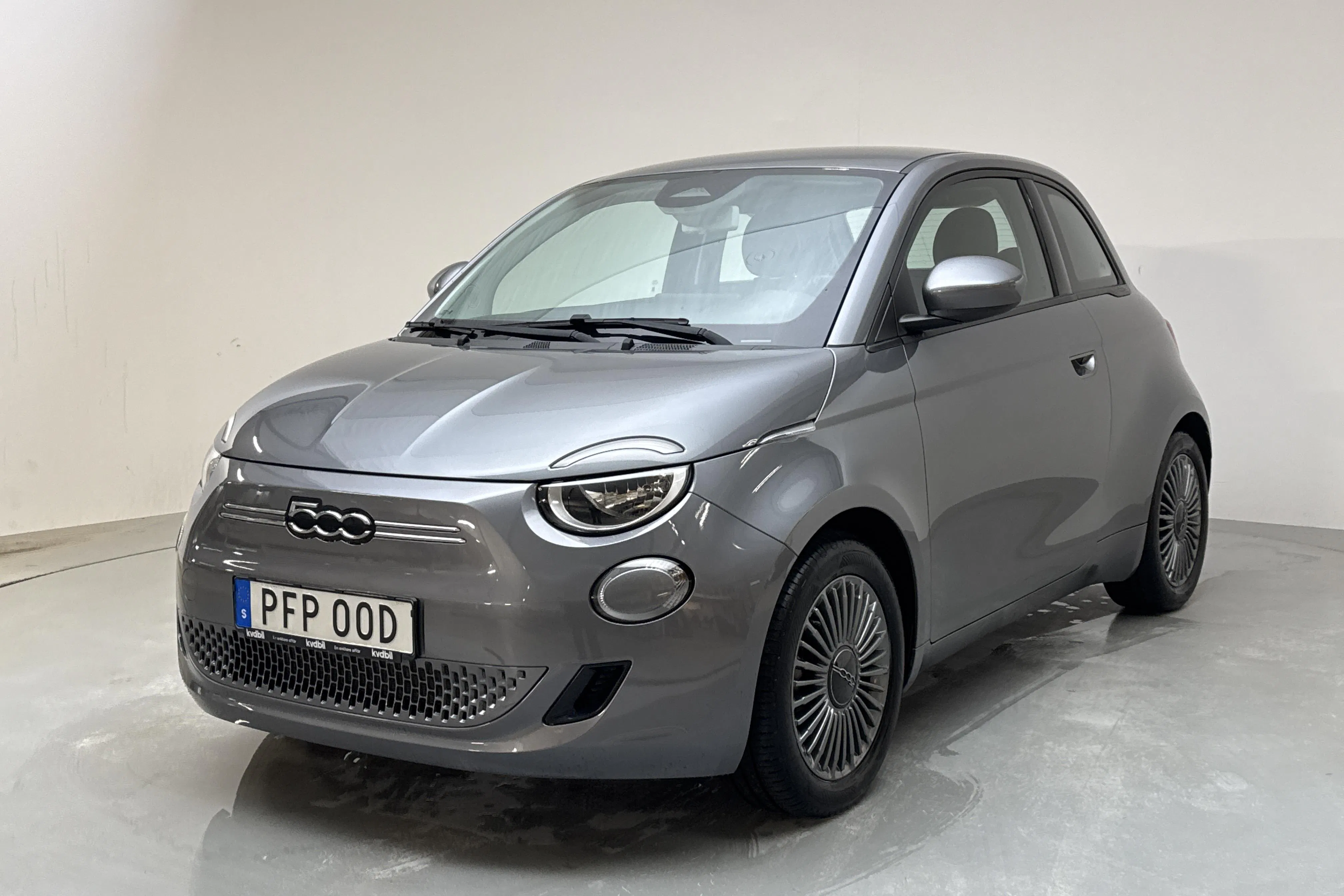 Presentationsfoto 1 av 16: Fiat 500e (118hk) - 4 058 mil - Automat - grå - 2022