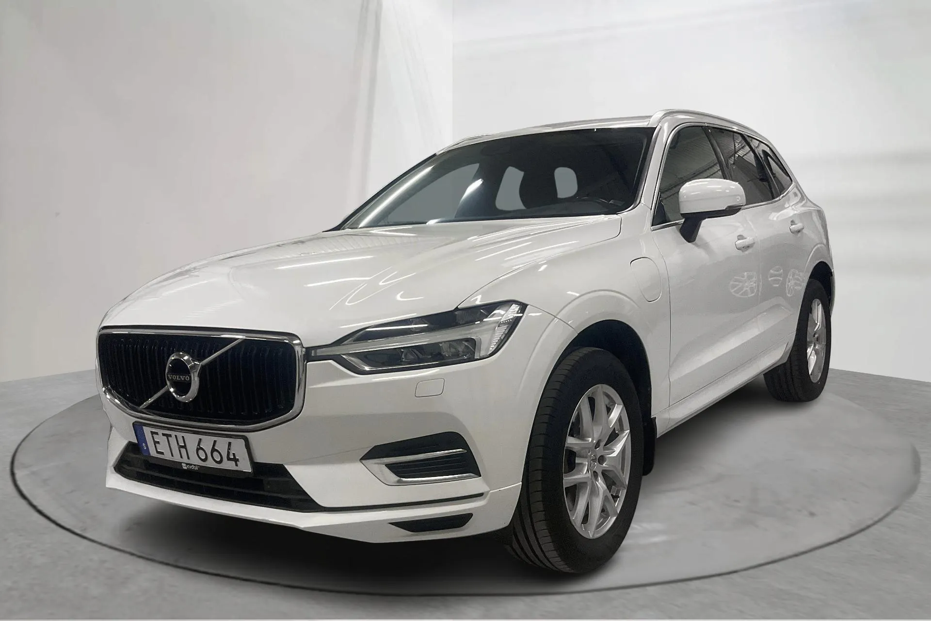 Presentationsfoto 1 av 21: Volvo XC60 T8 AWD Recharge (390hk) - 17 722 mil - Automat - vit - 2019