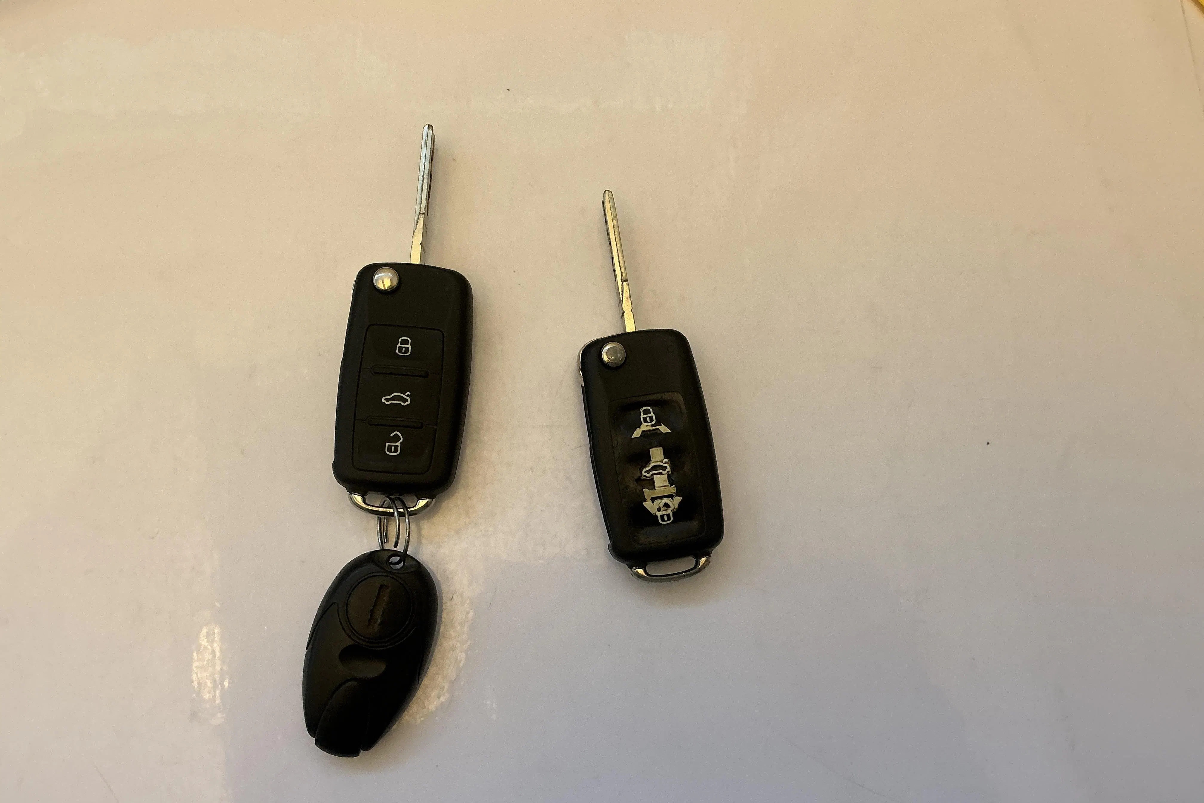 Presentation photo 11 of 11: VW Caddy 1.6 TDI Skåp (75hk) - 157 120 km - Manual - red - 2011