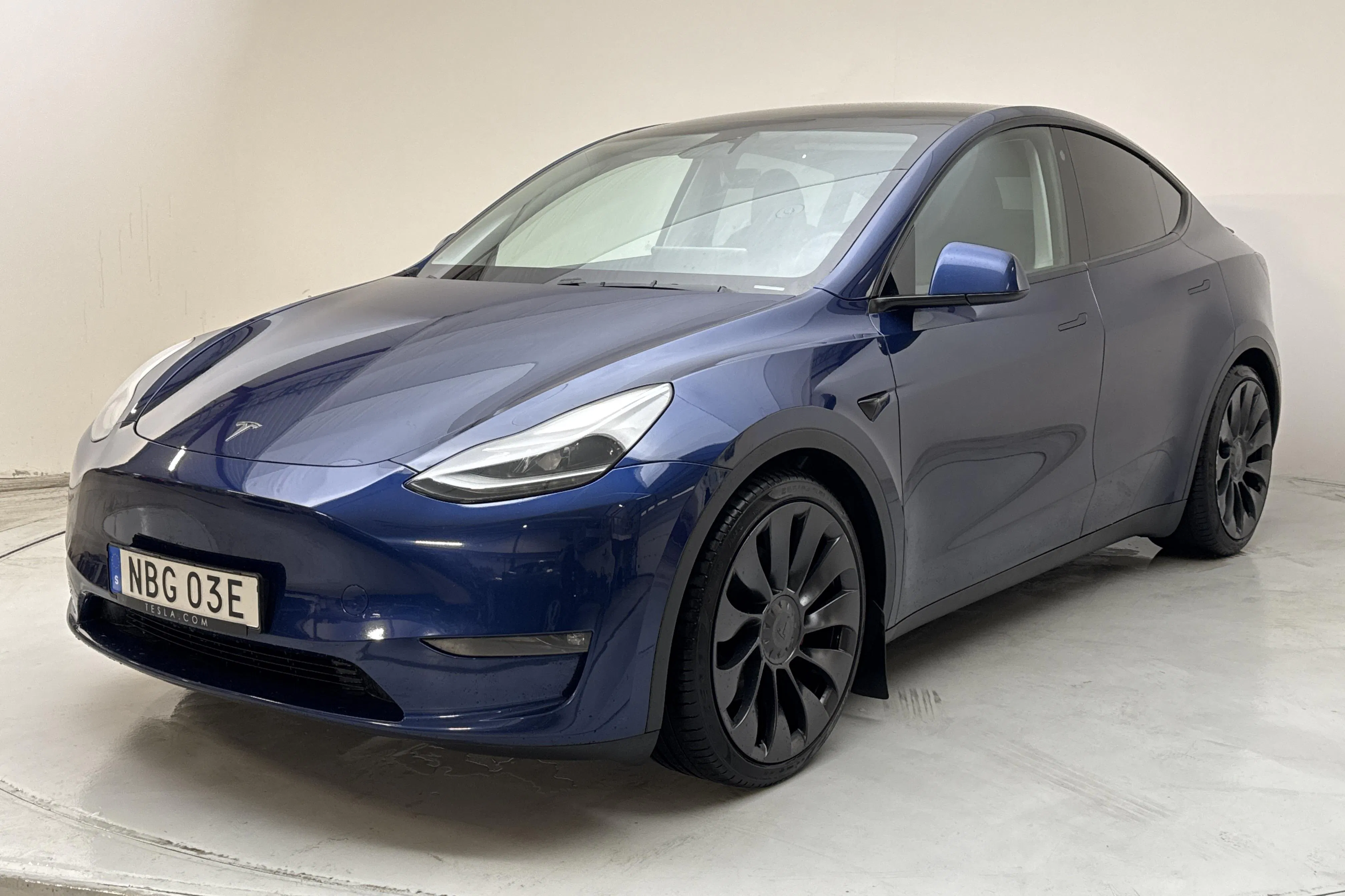 Presentation photo 1 of 19: Tesla Model Y Performance Dual Motor AWD - 95 420 km - Automatic - blue - 2023