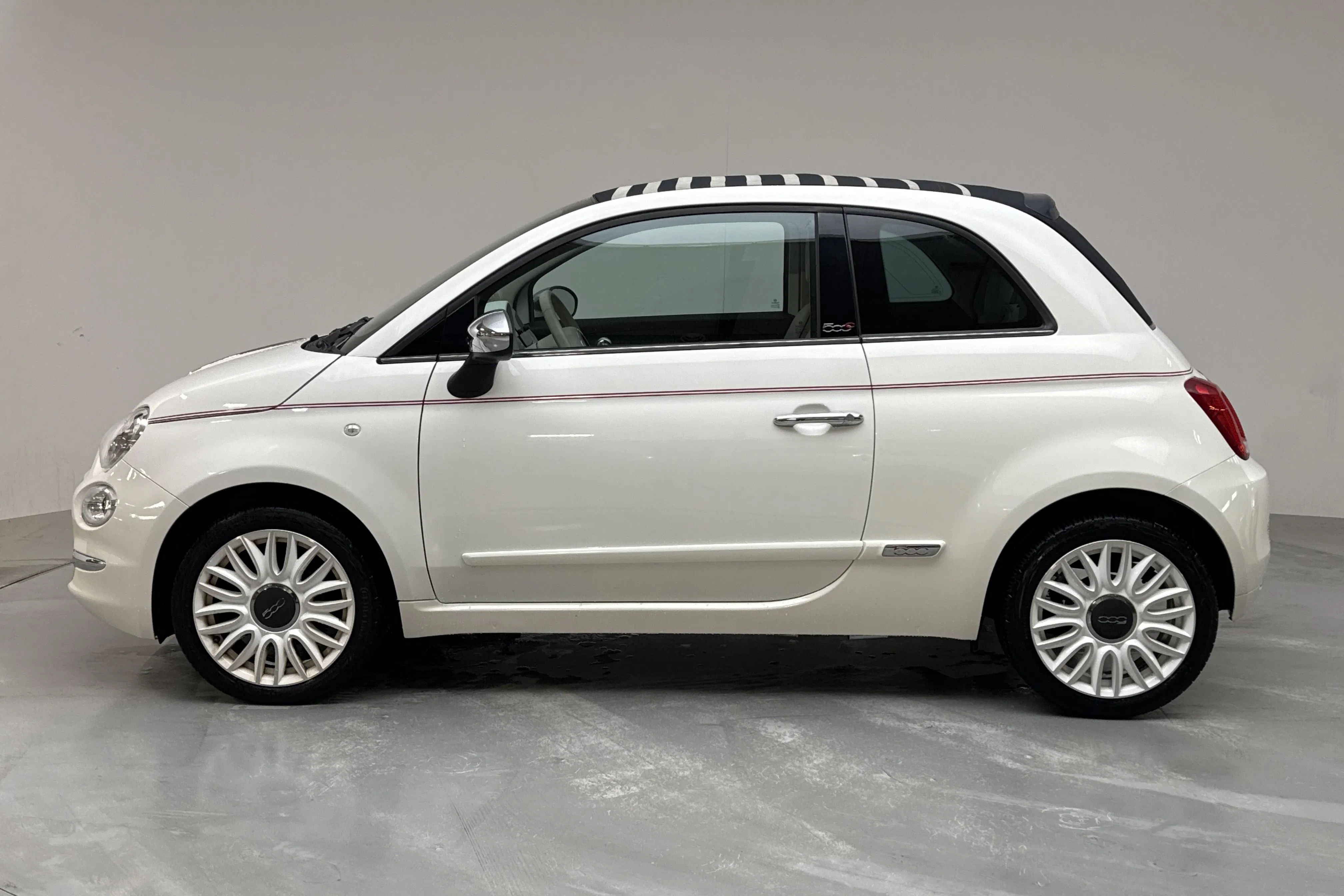 Presentationsfoto 2 av 18: Fiat 500 BSG (70hk) - 3 183 mil - Manuell - vit - 2021