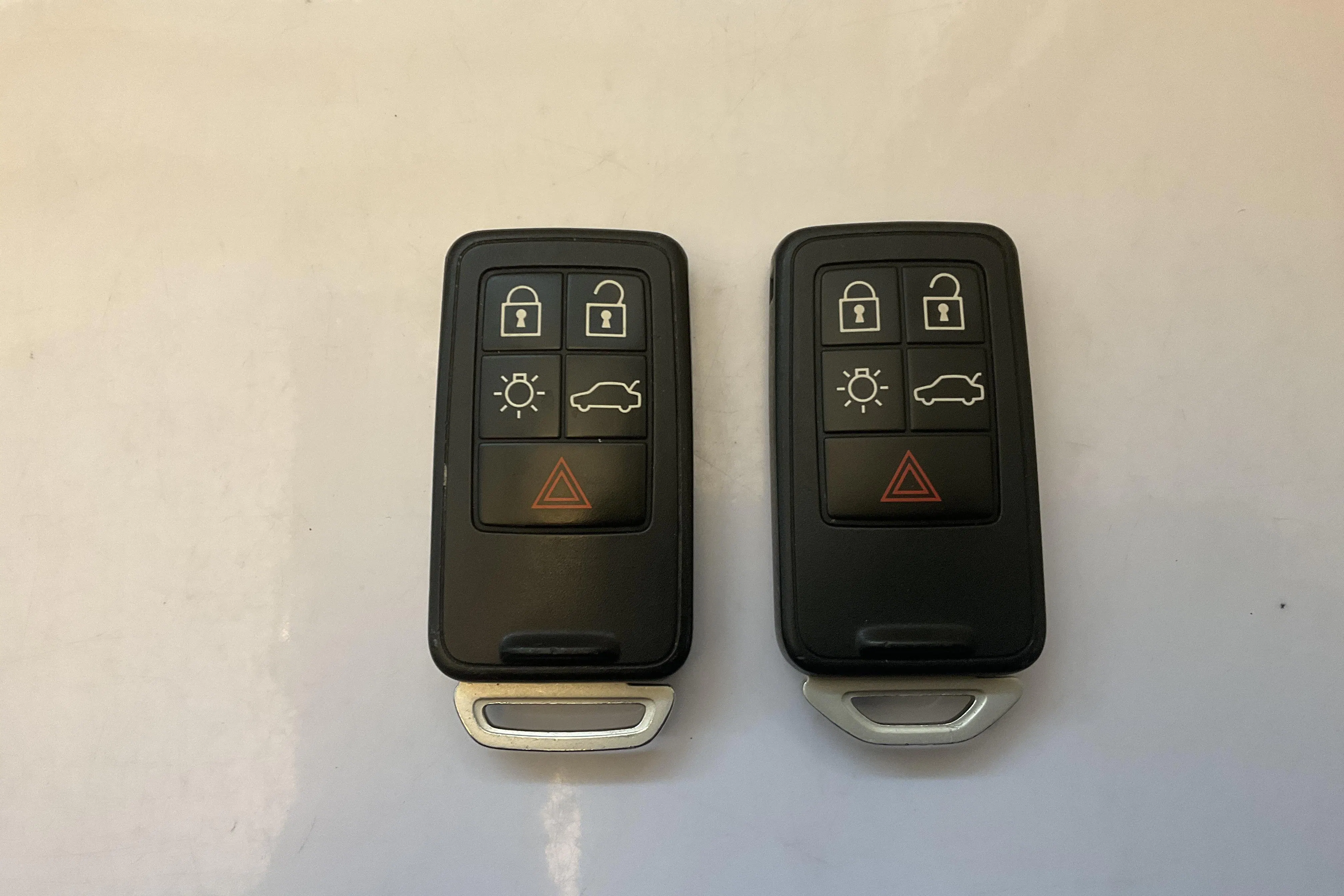 Presentationsfoto 13 av 13: Volvo V60 D4 (181hk) - 13 180 mil - Automat - svart - 2014