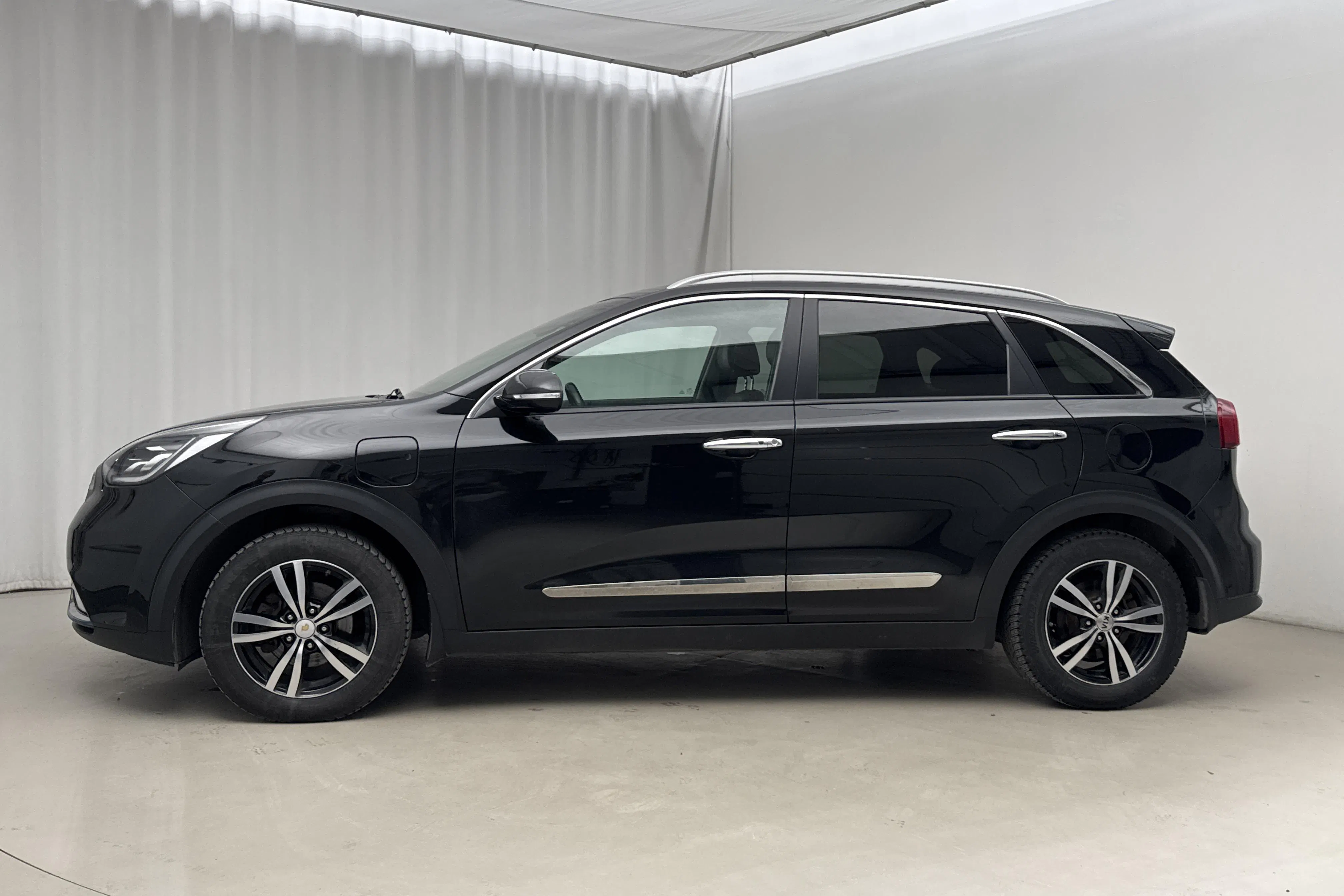 Presentation photo 2 of 26: KIA Niro Plug-in Hybrid 1.6 (141hk) - 124 930 km - Automatic - black - 2019