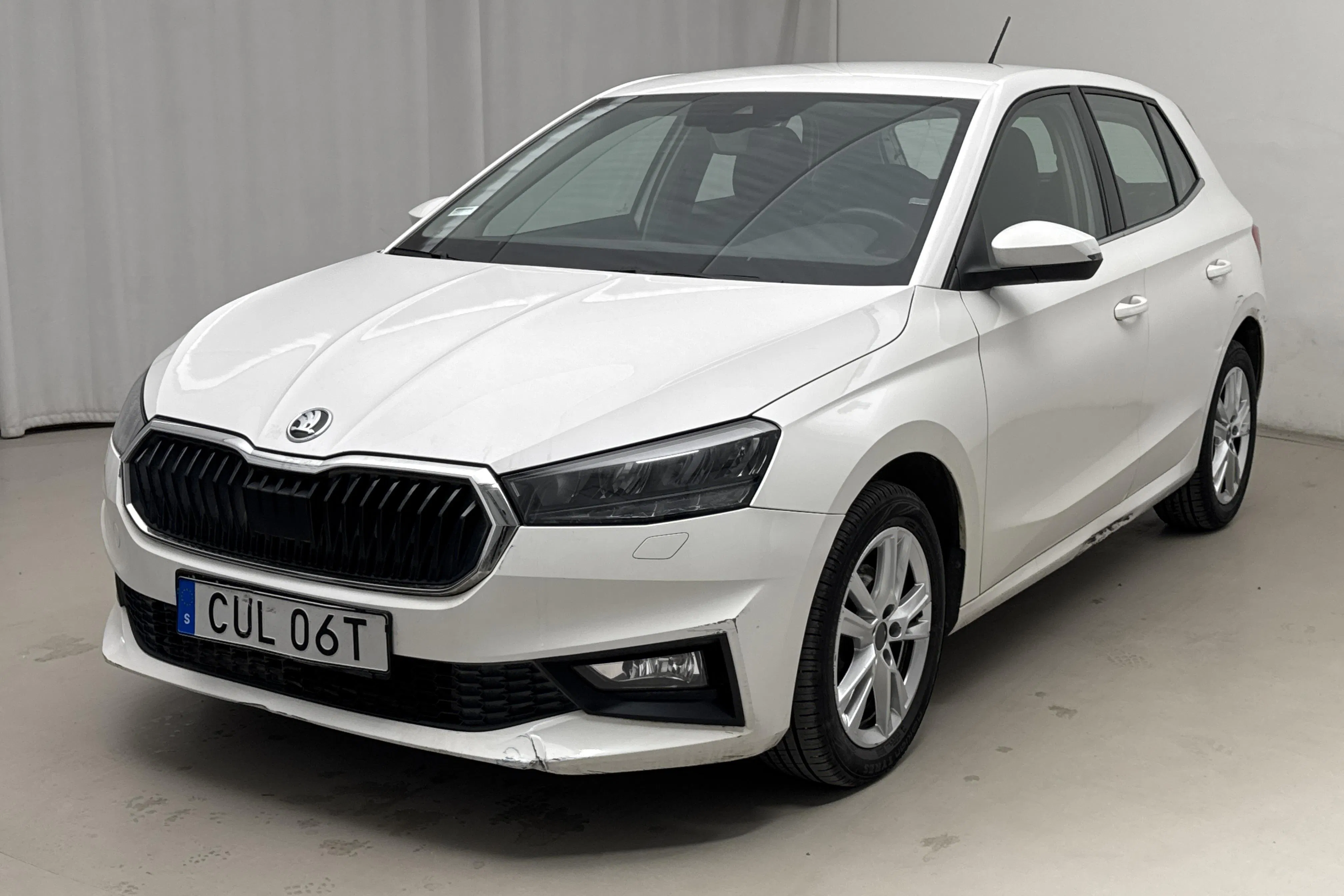 Presentationsfoto 1 av 15: Skoda Fabia 1.0 TSI (110hk) - 17 804 mil - Automat - vit - 2022