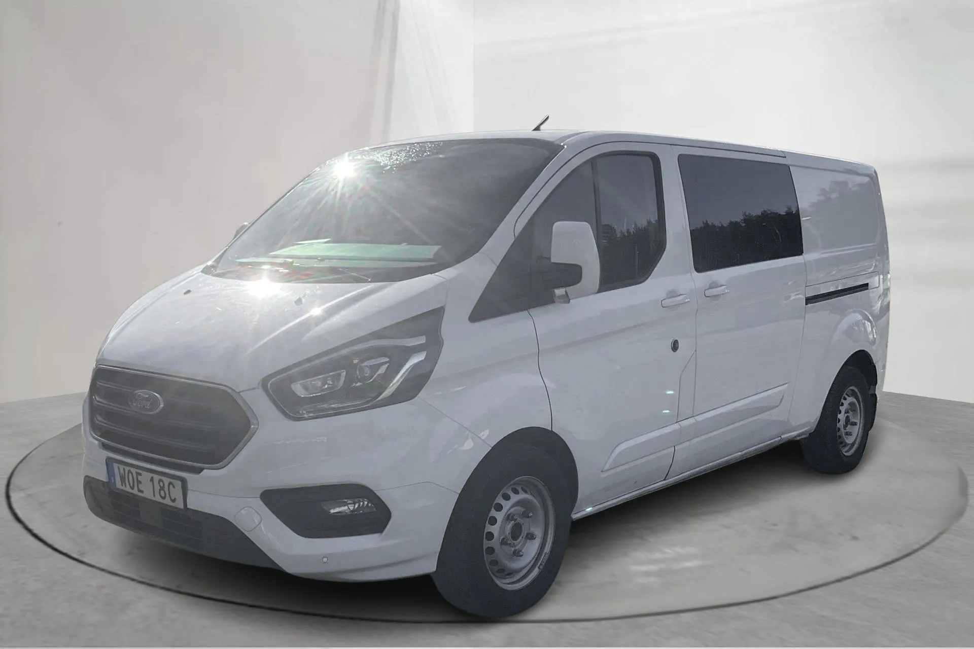 Presentationsfoto 1 av 15: Ford Transit Custom 340 (170hk) - 13 458 mil - Automat - vit - 2021
